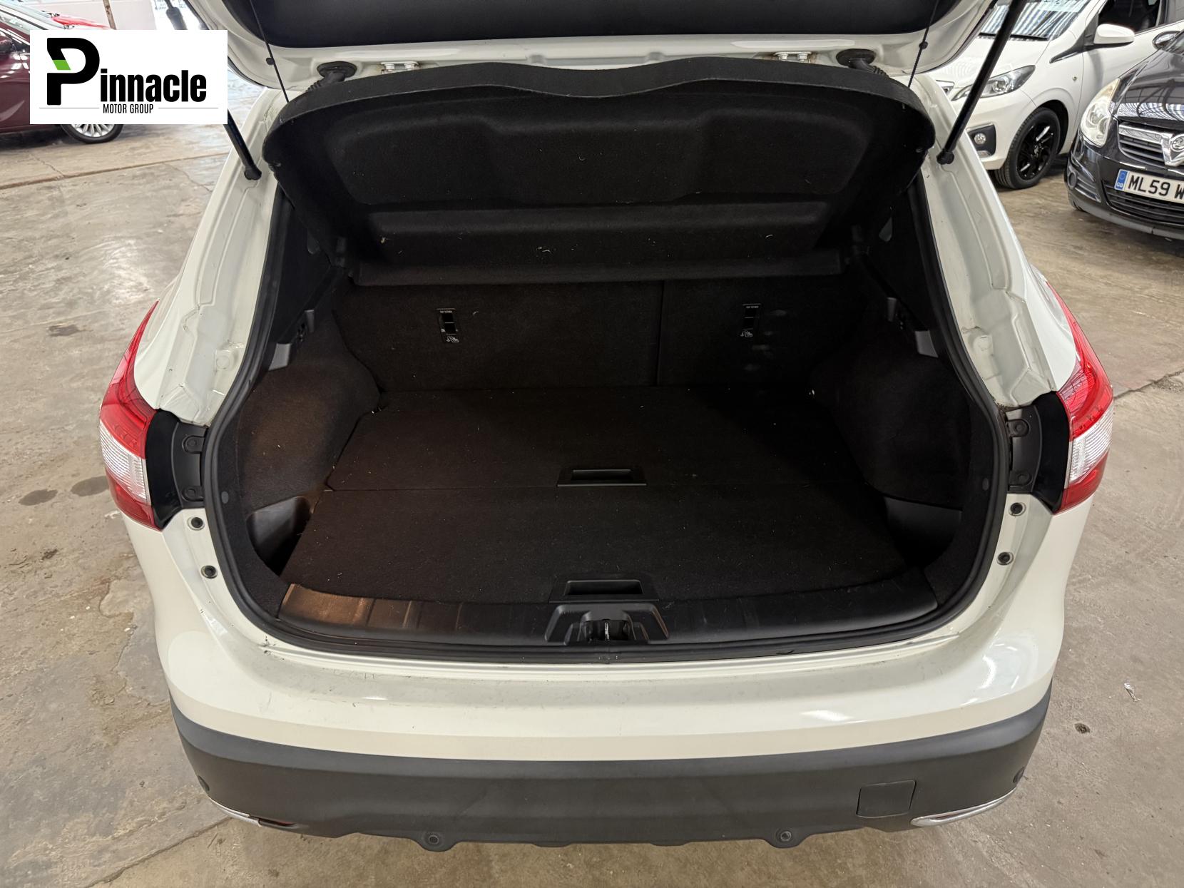 Nissan Qashqai 1.5 dCi Tekna SUV 5dr Diesel Manual 2WD Euro 5 (s/s) (110 ps)
