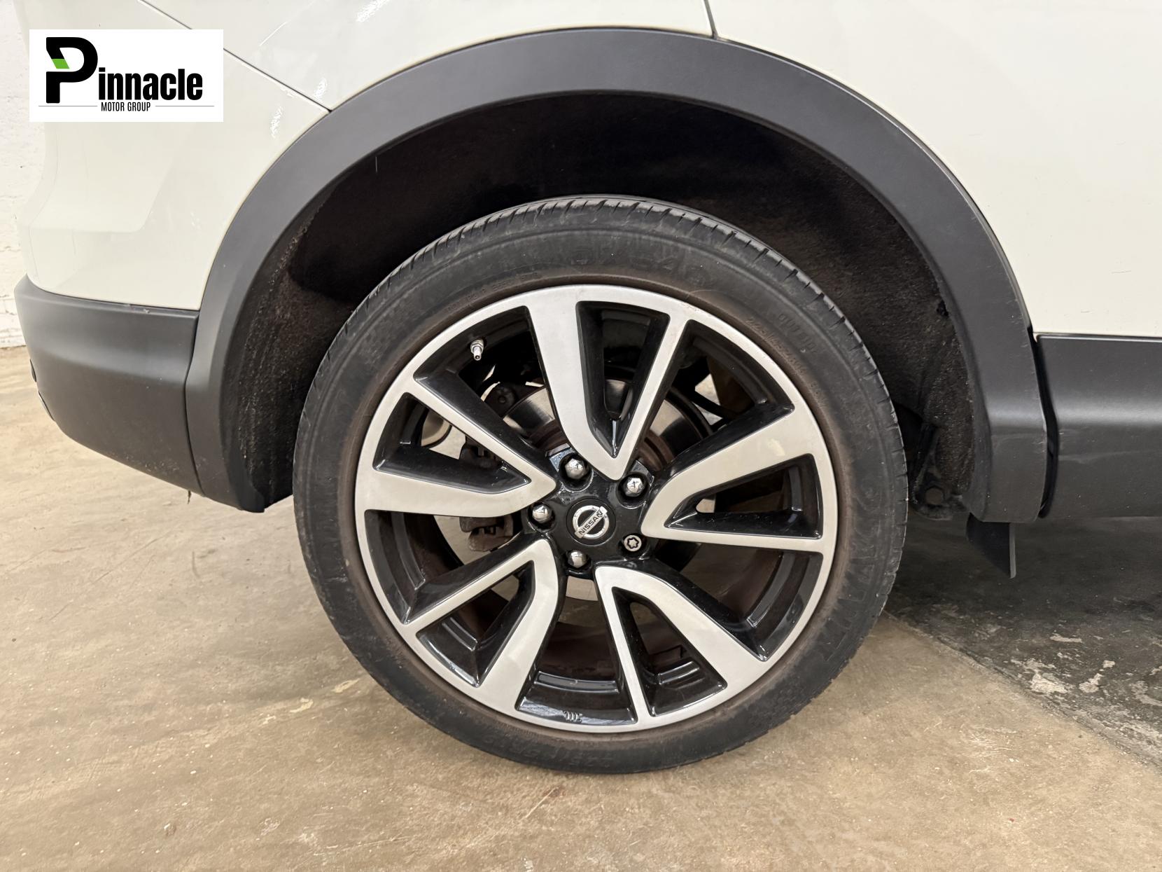 Nissan Qashqai 1.5 dCi Tekna SUV 5dr Diesel Manual 2WD Euro 5 (s/s) (110 ps)