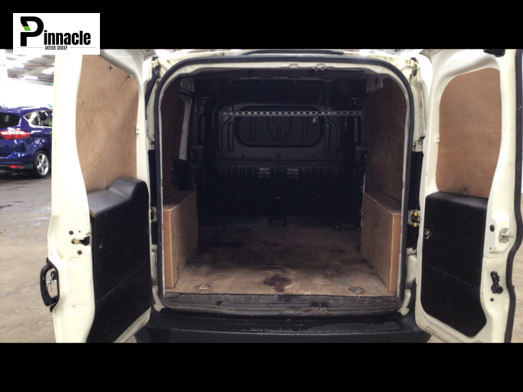 Fiat Doblo 1.3 JTD MultiJet 16v Panel Van 4dr Diesel Manual L1 H1 (126 g/km, 90 bhp)