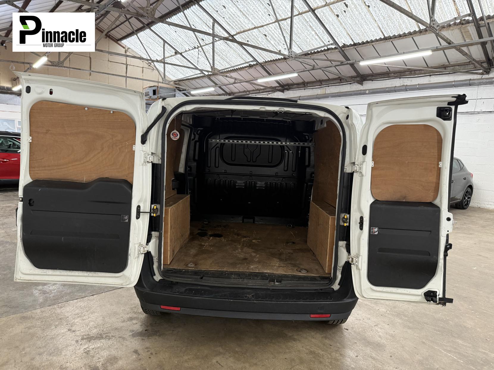 Fiat Doblo 1.3 JTD MultiJet 16v Panel Van 4dr Diesel Manual L1 H1 (126 g/km, 90 bhp)