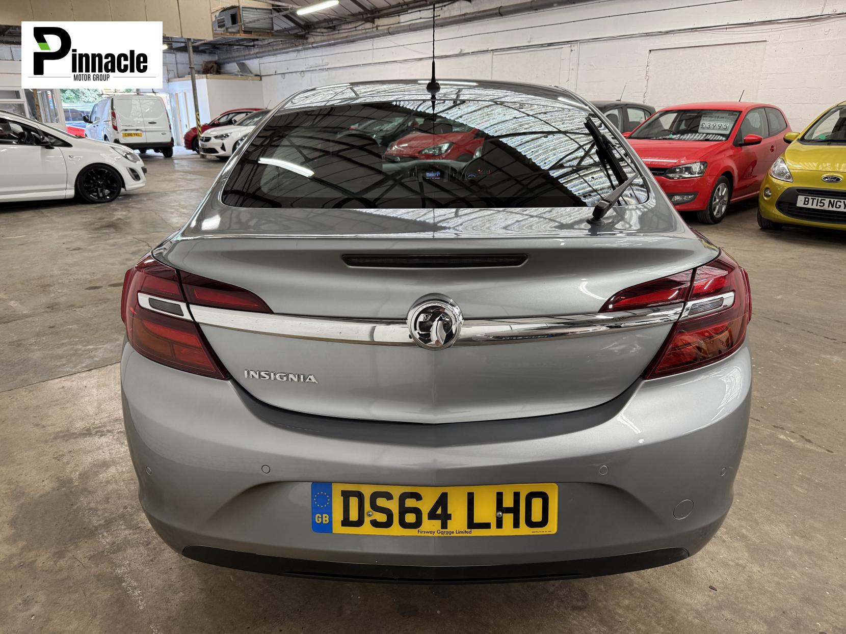 Vauxhall Insignia 1.8 16V Design Hatchback 5dr Petrol Manual Euro 5 (140 ps)