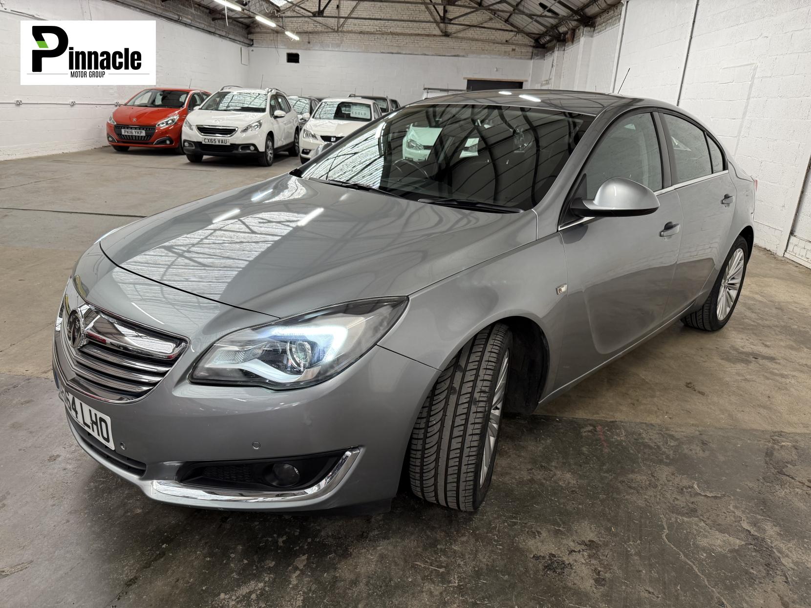 Vauxhall Insignia 1.8 16V Design Hatchback 5dr Petrol Manual Euro 5 (140 ps)