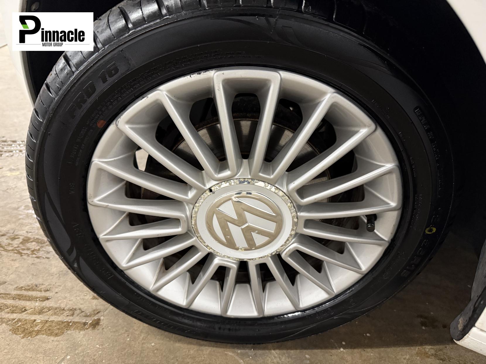 Volkswagen up! 1.0 High up! Hatchback 5dr Petrol Manual Euro 5 (75 ps)