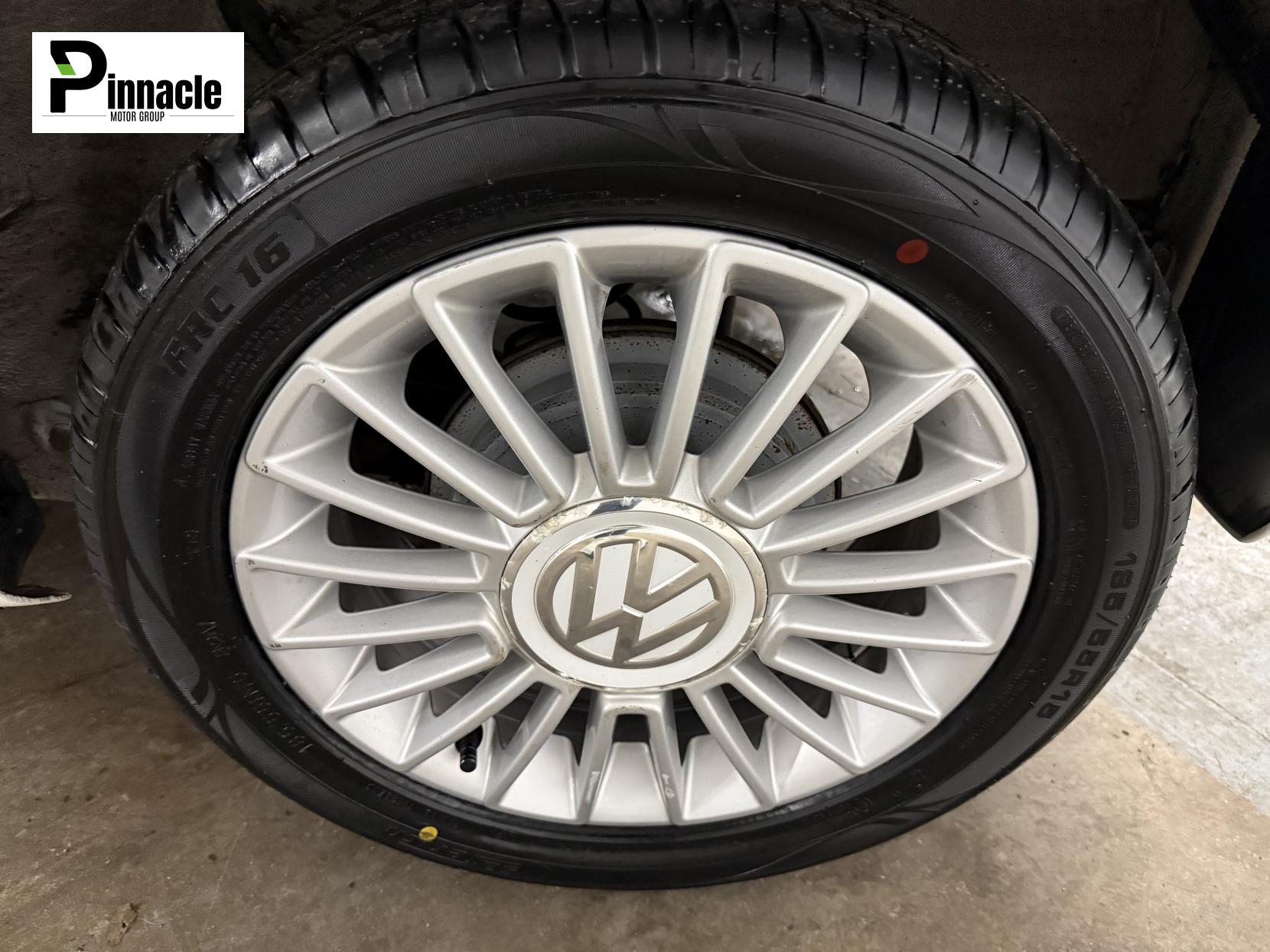 Volkswagen up! 1.0 High up! Hatchback 5dr Petrol Manual Euro 5 (75 ps)