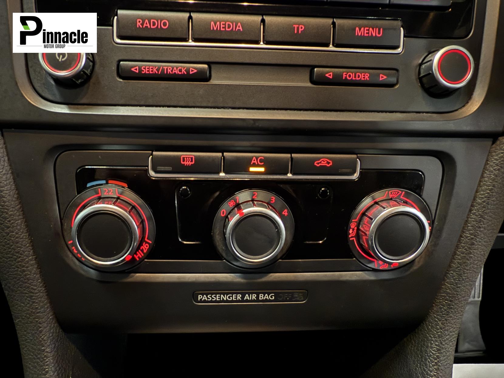 Volkswagen Golf 1.6 TDI S Hatchback 5dr Diesel Manual Euro 5 (105 ps)