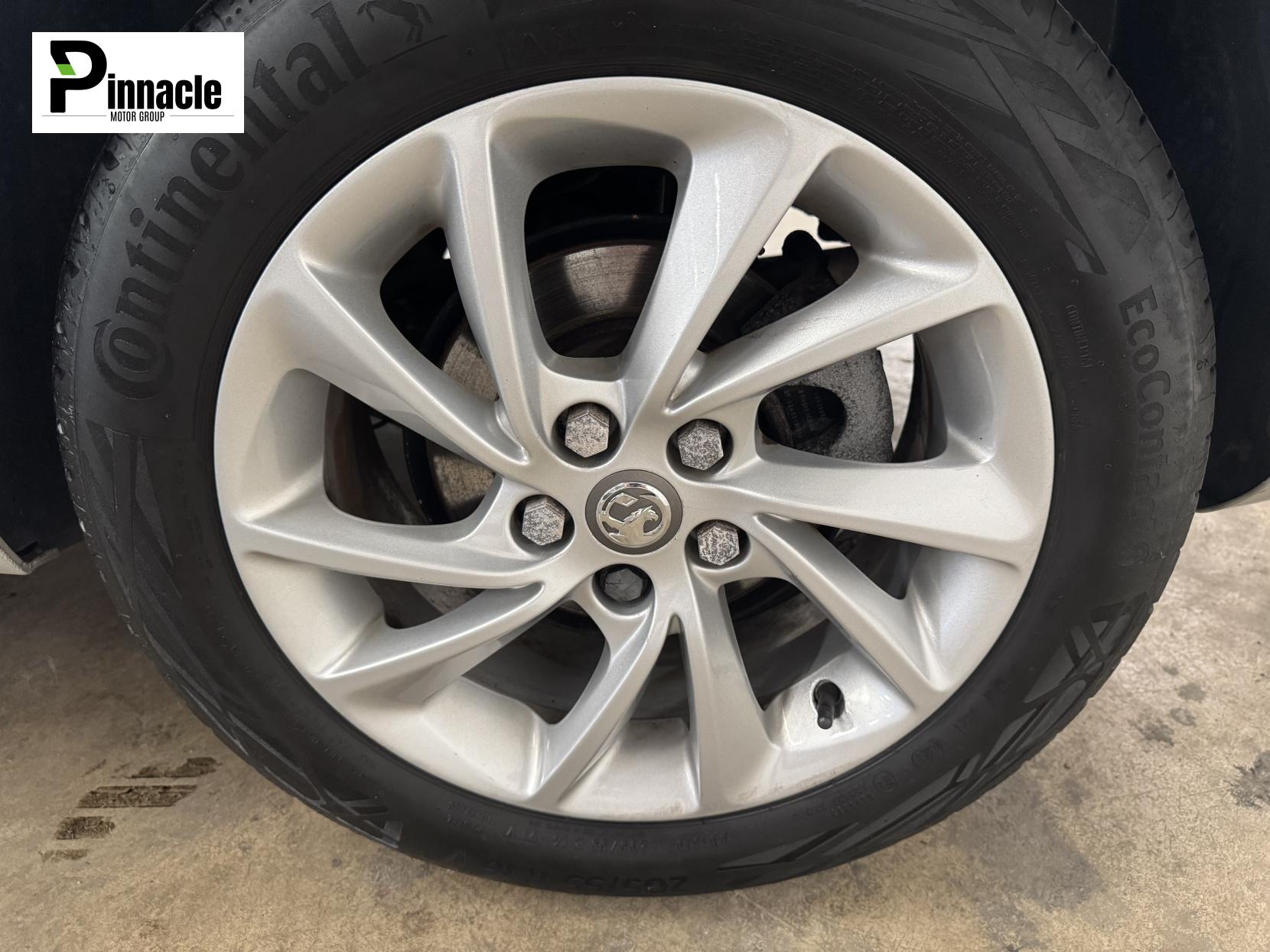 Vauxhall Astra 1.6 CDTi ecoTEC BlueInjection Tech Line Nav Hatchback 5dr Diesel Manual Euro 6 (s/s) (110 ps)