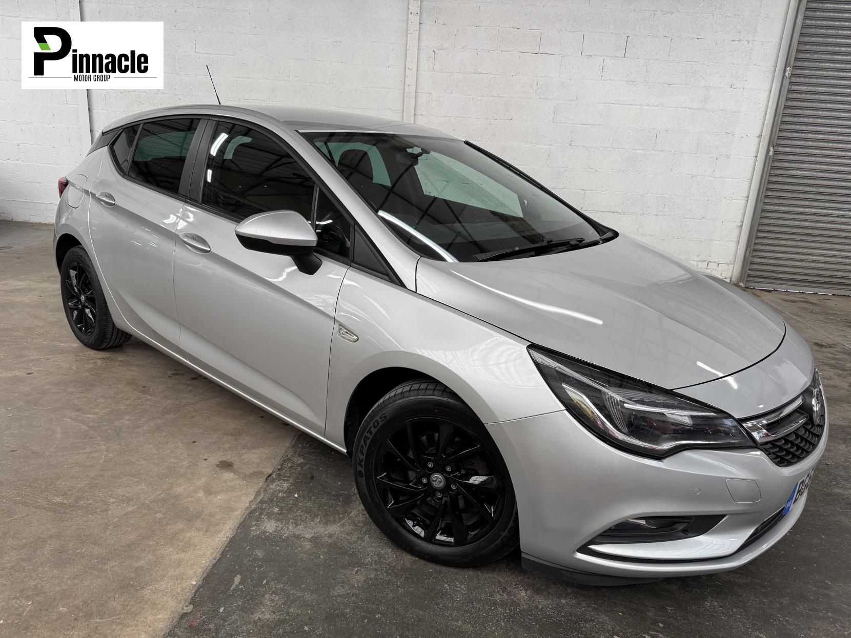 Vauxhall Astra 1.6 CDTi ecoTEC BlueInjection Tech Line Nav Hatchback 5dr Diesel Manual Euro 6 (s/s) (110 ps)