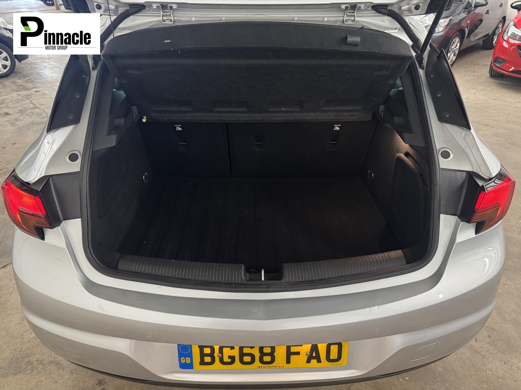 Vauxhall Astra 1.6 CDTi ecoTEC BlueInjection Tech Line Nav Hatchback 5dr Diesel Manual Euro 6 (s/s) (110 ps)
