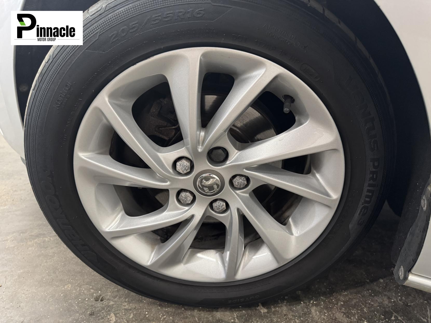 Vauxhall Astra 1.6 CDTi ecoTEC BlueInjection Tech Line Nav Hatchback 5dr Diesel Manual Euro 6 (s/s) (110 ps)