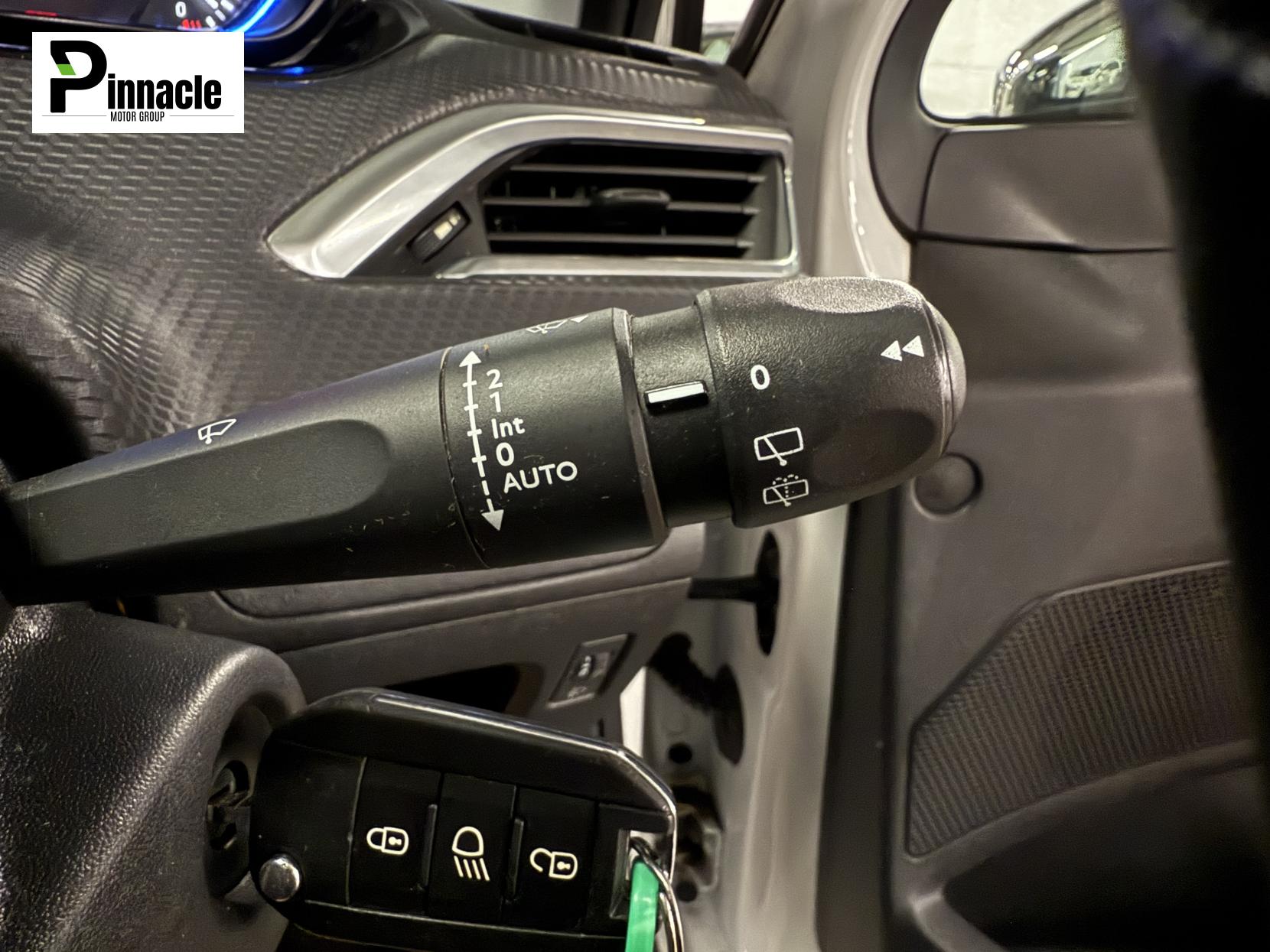 Peugeot 2008 1.2 PureTech Allure SUV 5dr Petrol Manual Euro 6 (82 ps)