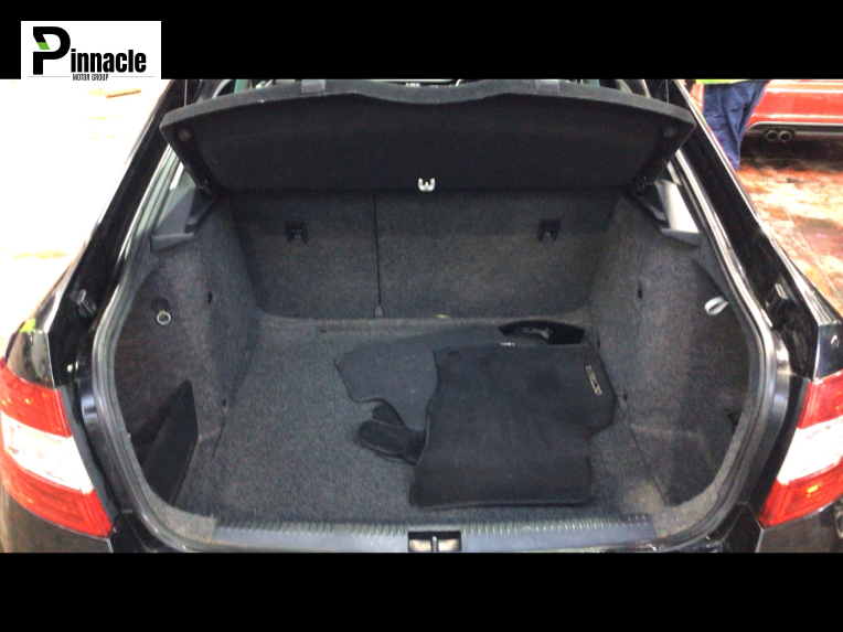 Skoda Octavia 1.6 TDI Black Edition Hatchback 5dr Diesel Manual Euro 5 (s/s) (105 ps)