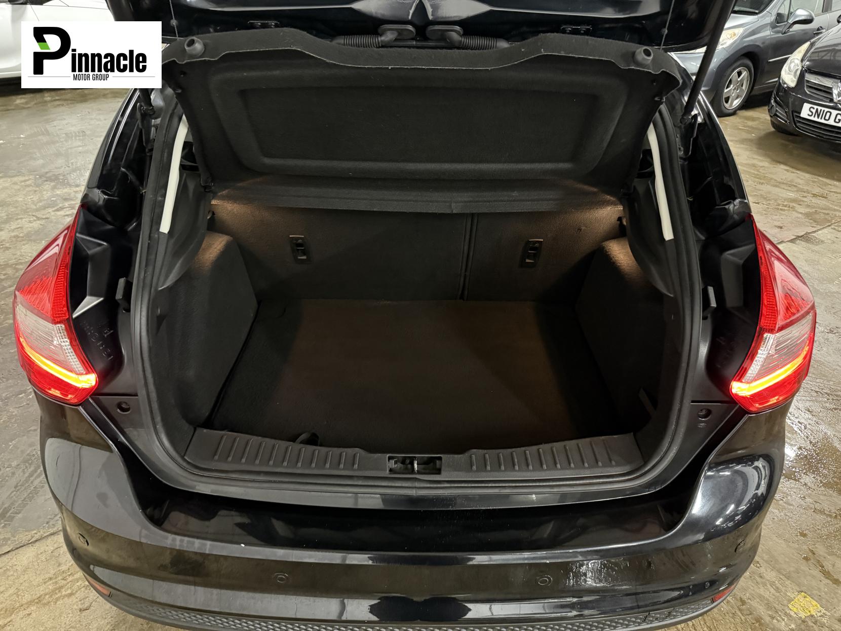 Ford Focus 1.6 TDCi Titanium X Hatchback 5dr Diesel Manual Euro 5 (s/s) (115 ps)