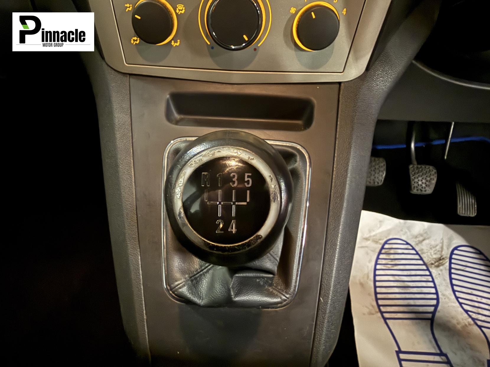 Vauxhall Zafira 1.6 Life MPV 5dr Petrol Manual Euro 4 (105 ps)