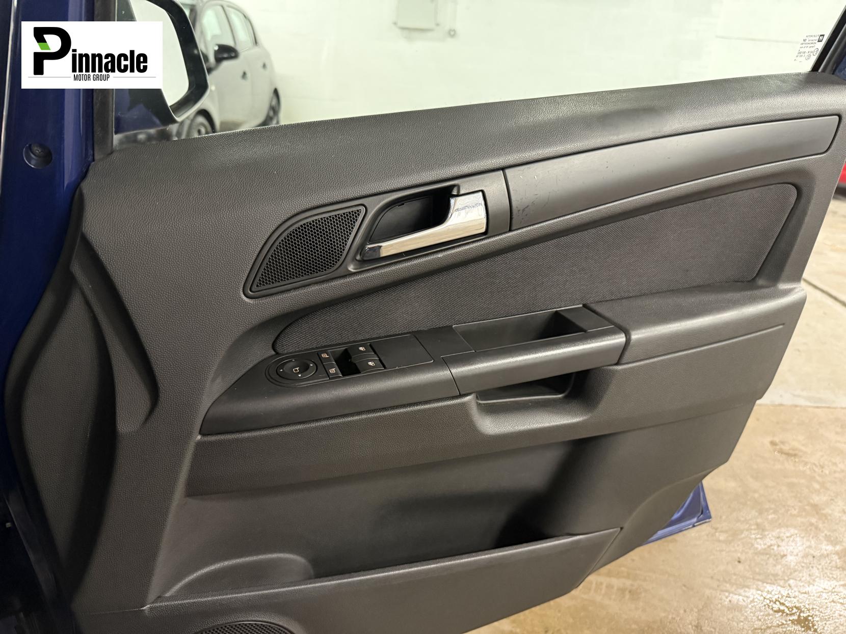 Vauxhall Zafira 1.6 Life MPV 5dr Petrol Manual Euro 4 (105 ps)