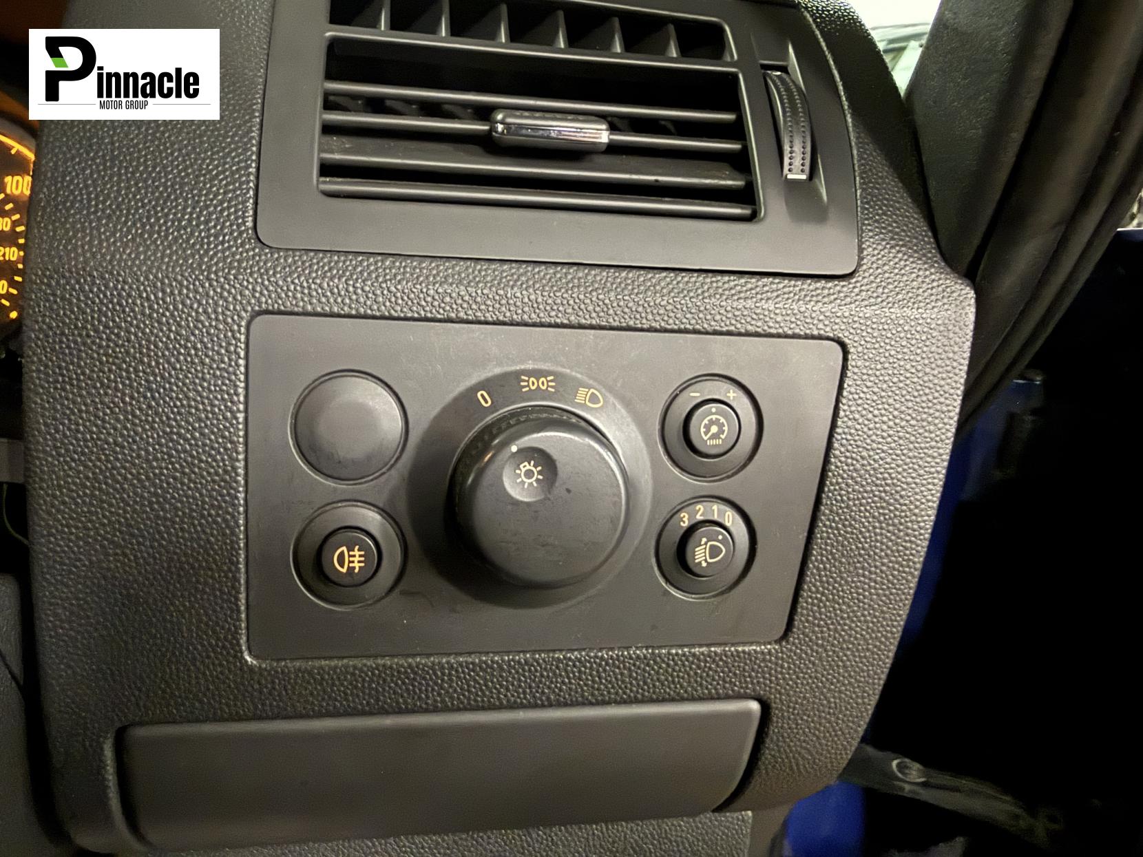 Vauxhall Zafira 1.6 Life MPV 5dr Petrol Manual Euro 4 (105 ps)