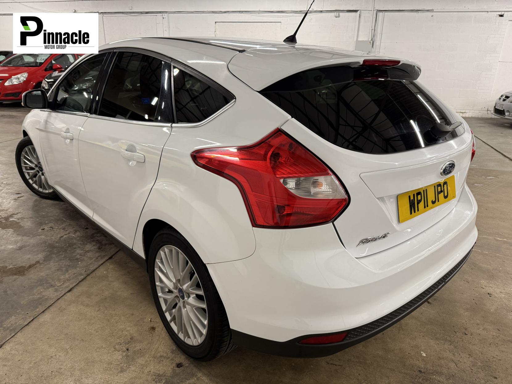 Ford Focus 1.6 Zetec Hatchback 5dr Petrol Manual Euro 5 (125 ps)