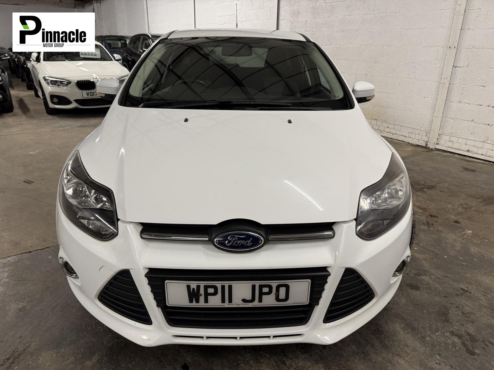 Ford Focus 1.6 Zetec Hatchback 5dr Petrol Manual Euro 5 (125 ps)