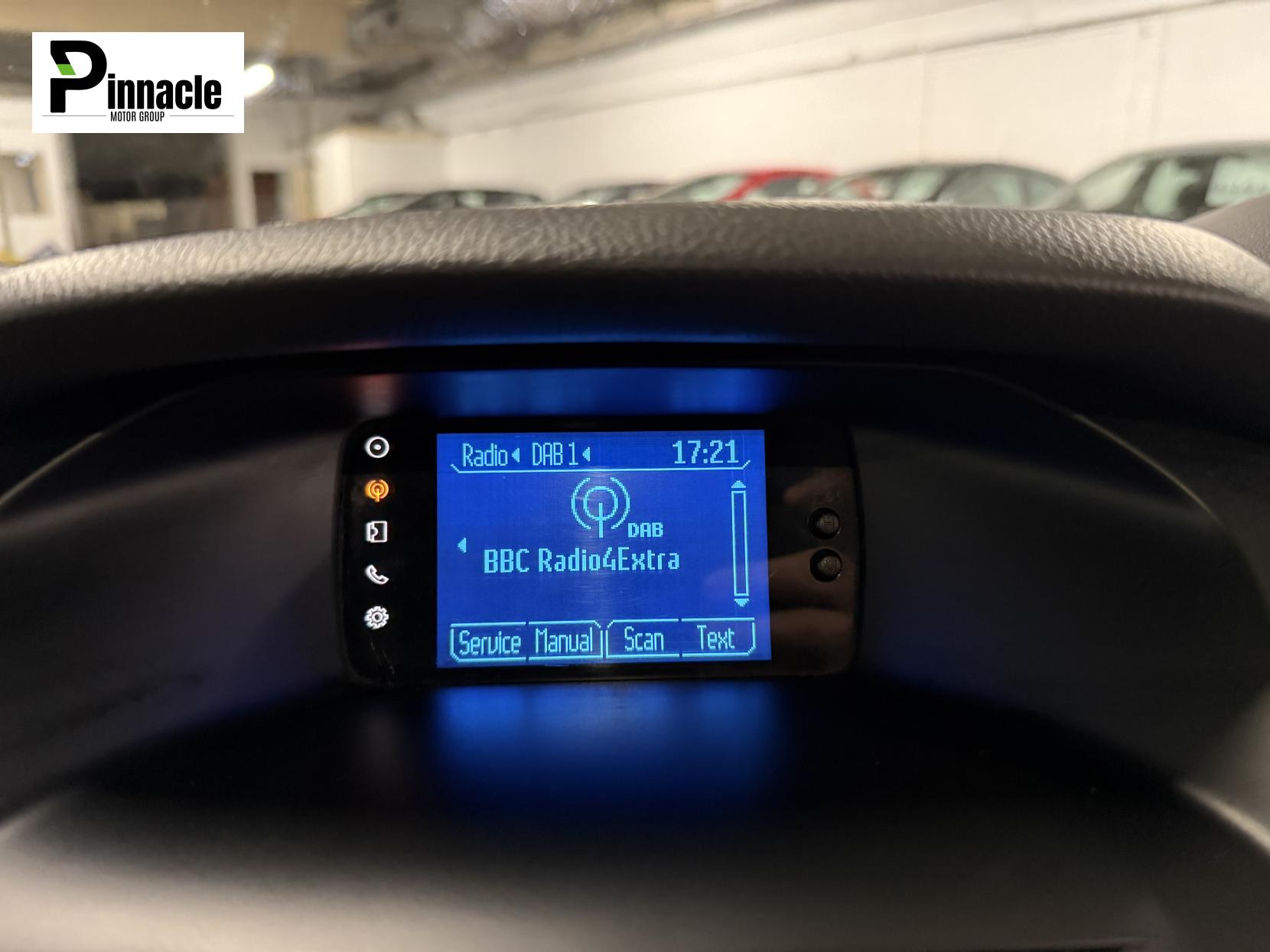 Ford Focus 1.6 Zetec Hatchback 5dr Petrol Manual Euro 5 (125 ps)