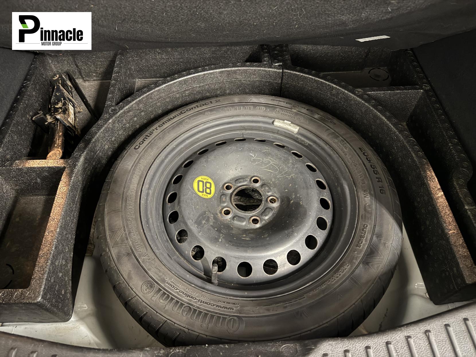 Ford Focus 1.6 Zetec Hatchback 5dr Petrol Manual Euro 5 (125 ps)