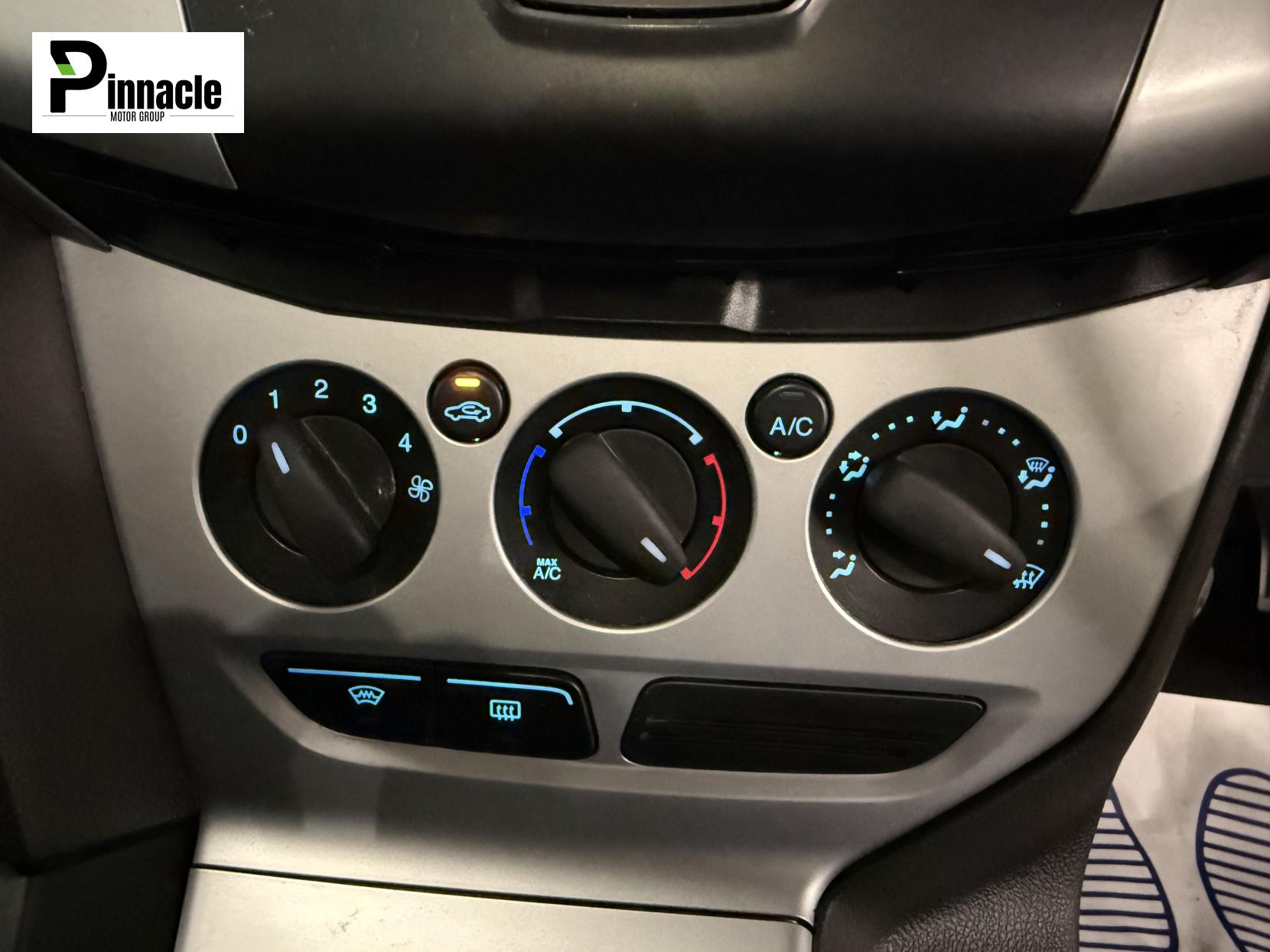 Ford Focus 1.6 Zetec Hatchback 5dr Petrol Manual Euro 5 (125 ps)