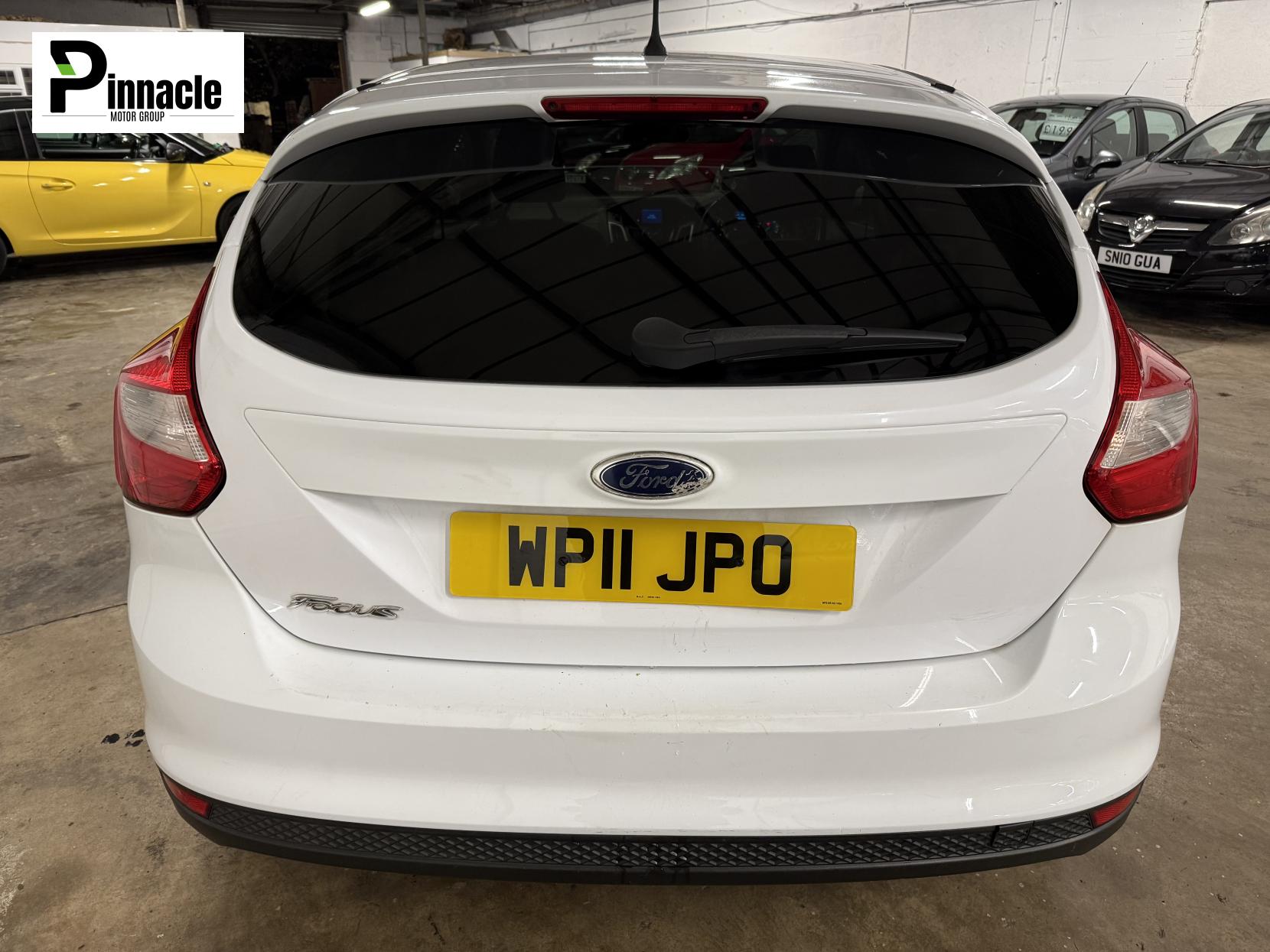 Ford Focus 1.6 Zetec Hatchback 5dr Petrol Manual Euro 5 (125 ps)