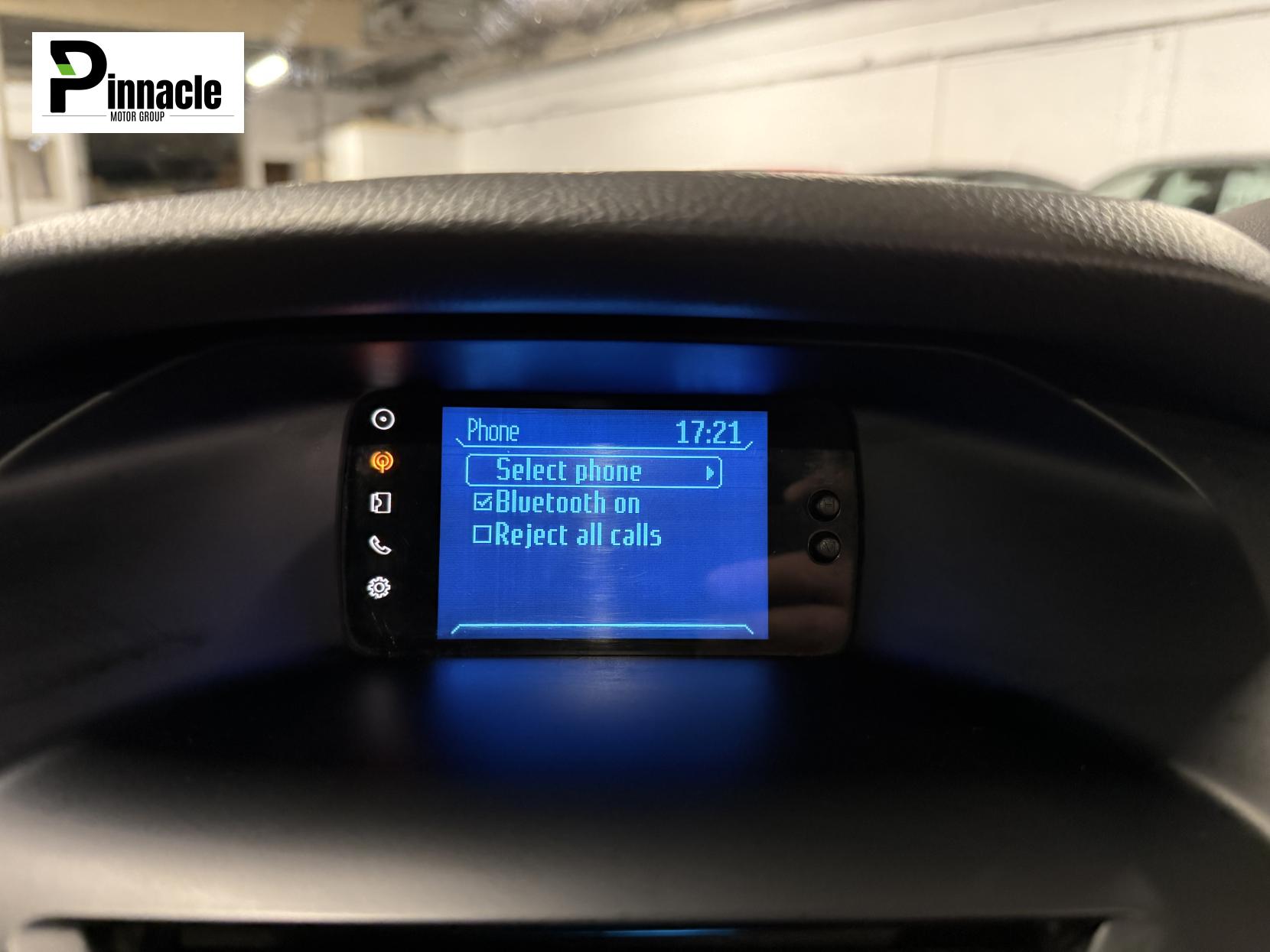 Ford Focus 1.6 Zetec Hatchback 5dr Petrol Manual Euro 5 (125 ps)