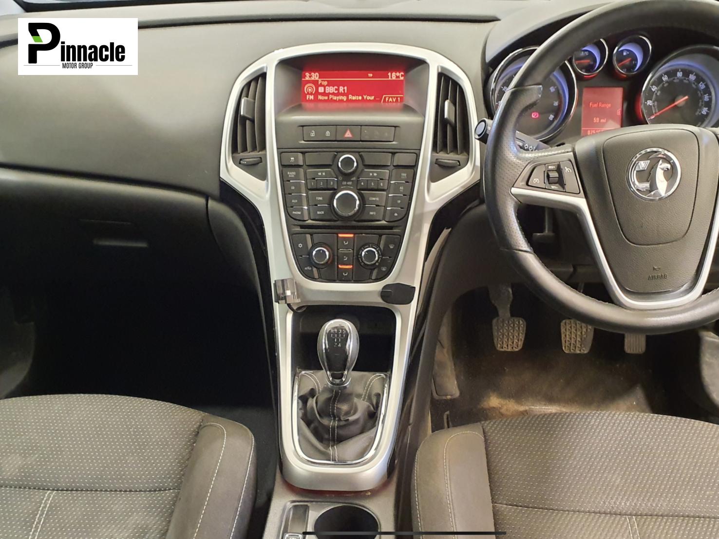 Vauxhall Astra 1.6 16V SRi Sports Tourer 5dr Petrol Manual Euro 5 (115 ps)