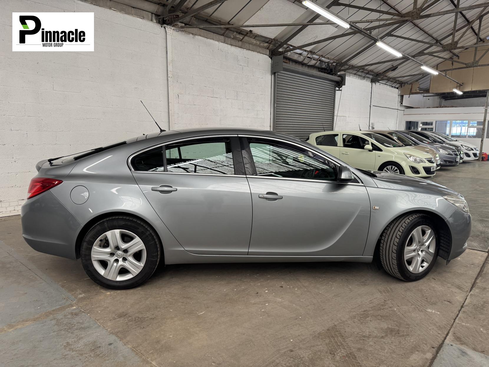 Vauxhall Insignia 1.8 16V Exclusiv Hatchback 5dr Petrol Manual Euro 5 (140 ps)