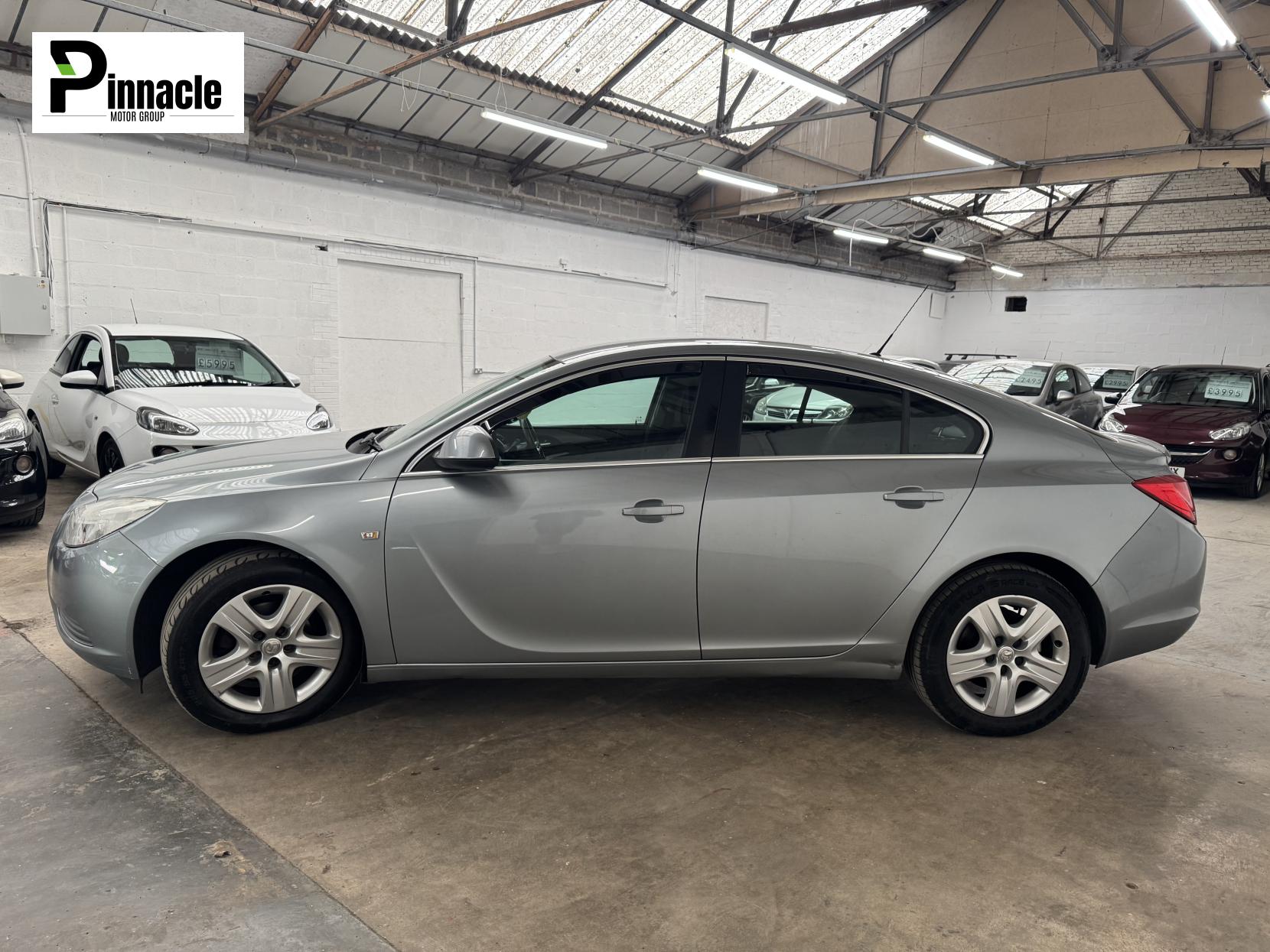 Vauxhall Insignia 1.8 16V Exclusiv Hatchback 5dr Petrol Manual Euro 5 (140 ps)