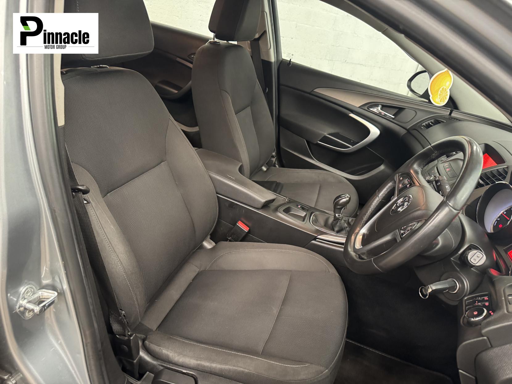Vauxhall Insignia 1.8 16V Exclusiv Hatchback 5dr Petrol Manual Euro 5 (140 ps)