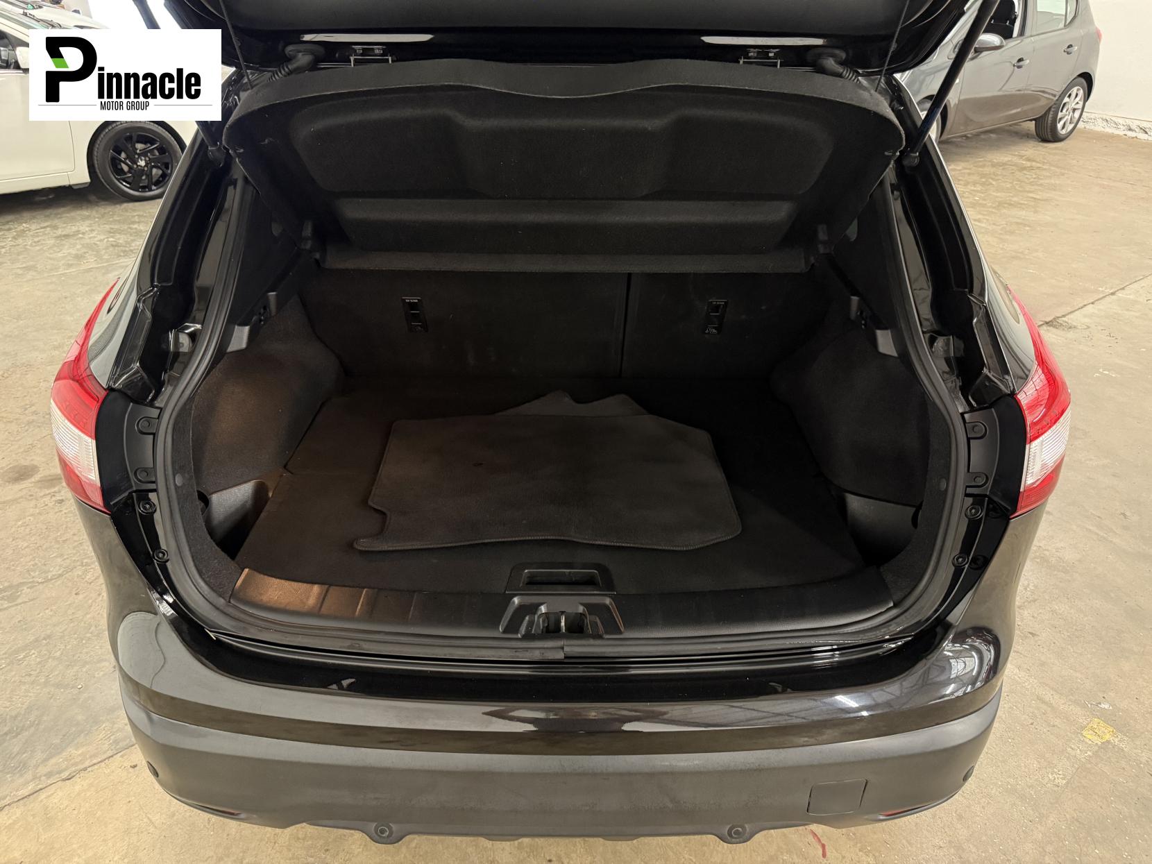 Nissan Qashqai 1.5 dCi Acenta Premium SUV 5dr Diesel Manual 2WD Euro 5 (s/s) (110 ps)