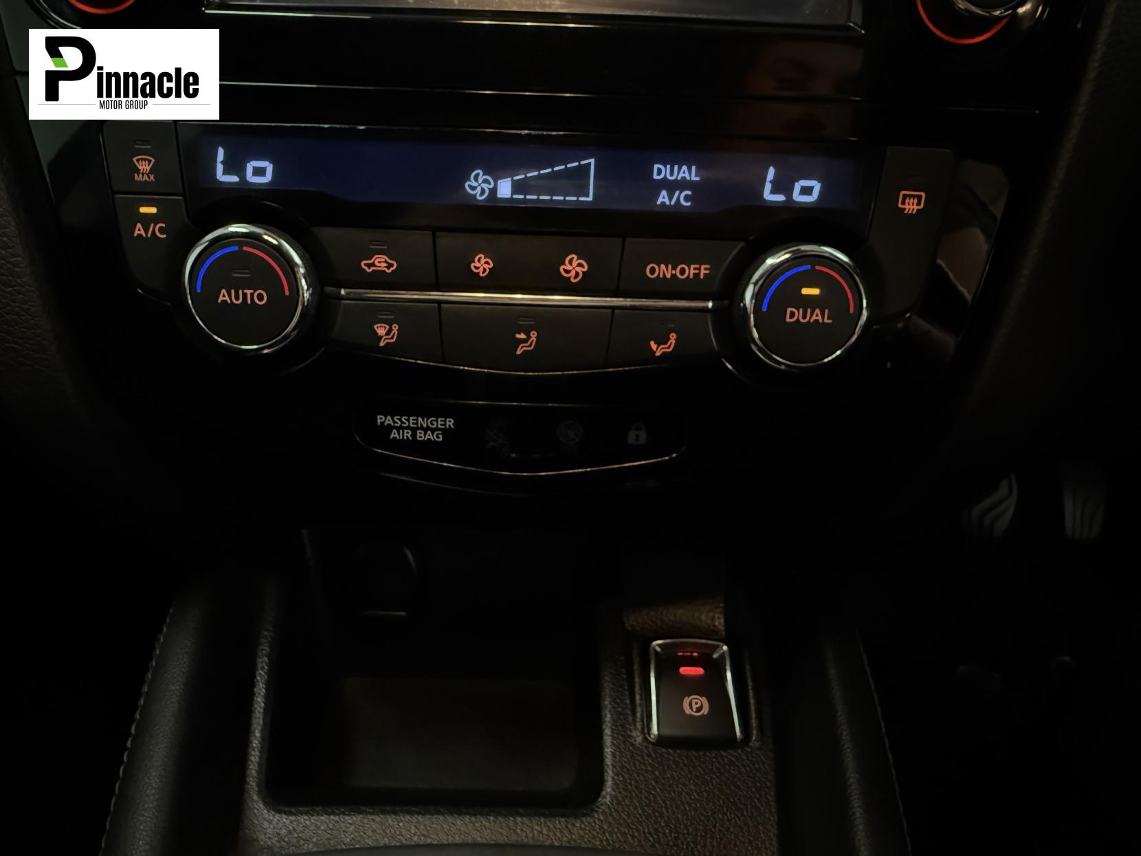 Nissan Qashqai 1.5 dCi Acenta Premium SUV 5dr Diesel Manual 2WD Euro 5 (s/s) (110 ps)