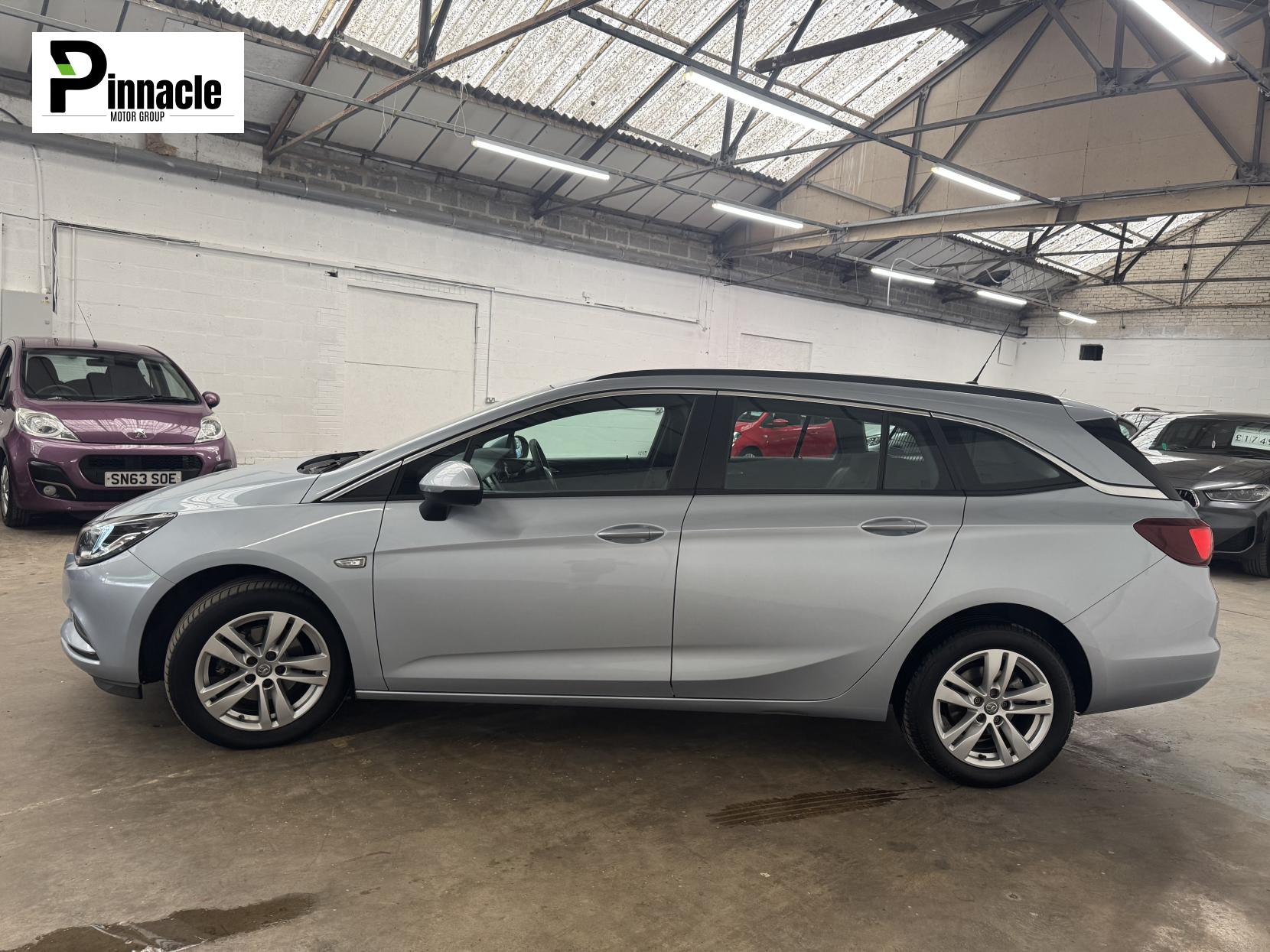 Vauxhall Astra 1.6 CDTi ecoFLEX Design Sports Tourer 5dr Diesel Manual Euro 6 (s/s) (110 ps)
