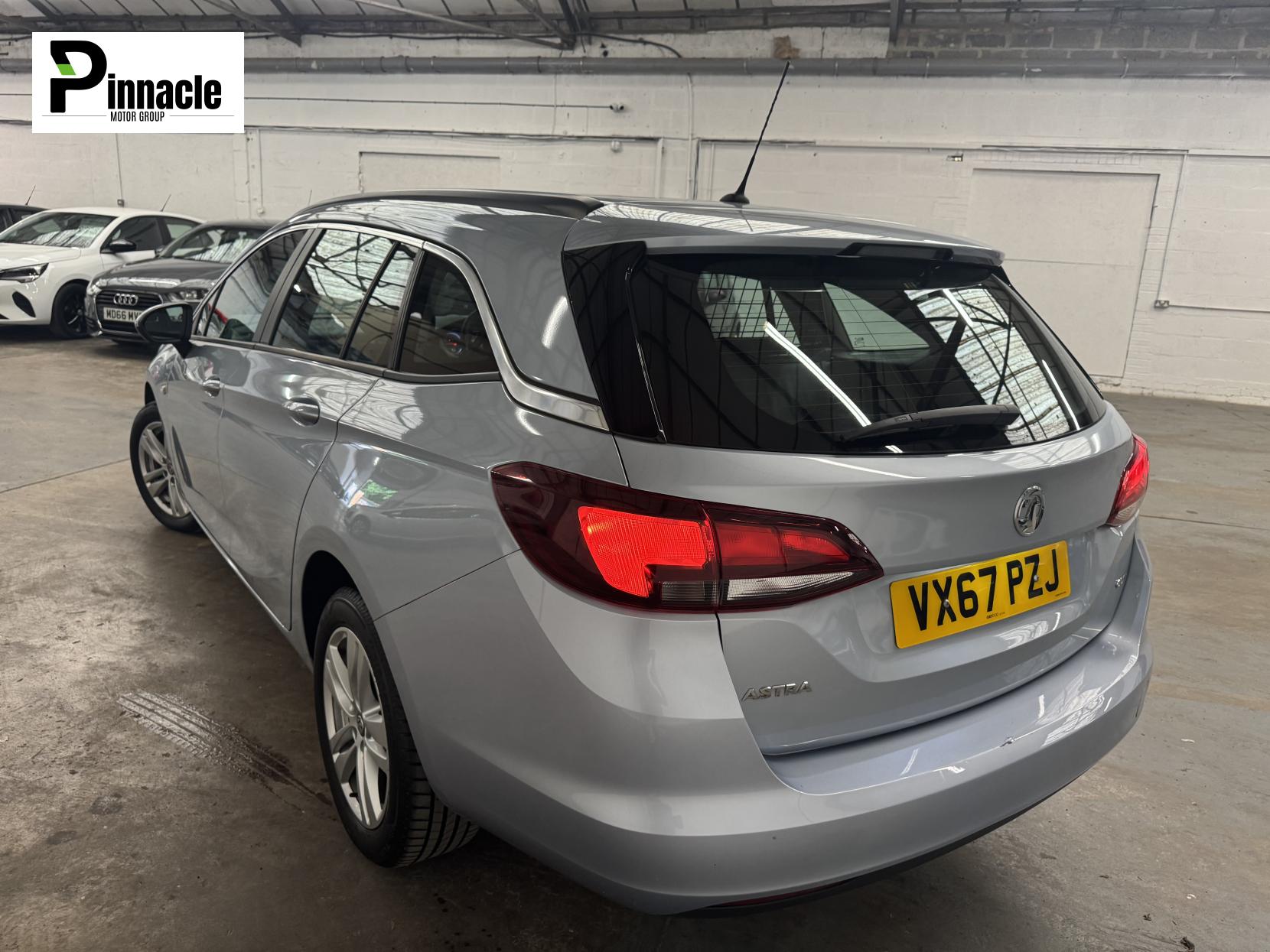 Vauxhall Astra 1.6 CDTi ecoFLEX Design Sports Tourer 5dr Diesel Manual Euro 6 (s/s) (110 ps)