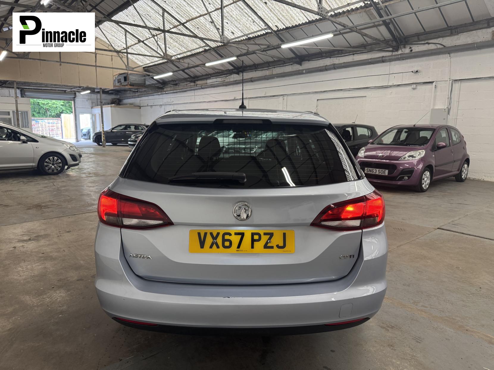 Vauxhall Astra 1.6 CDTi ecoFLEX Design Sports Tourer 5dr Diesel Manual Euro 6 (s/s) (110 ps)