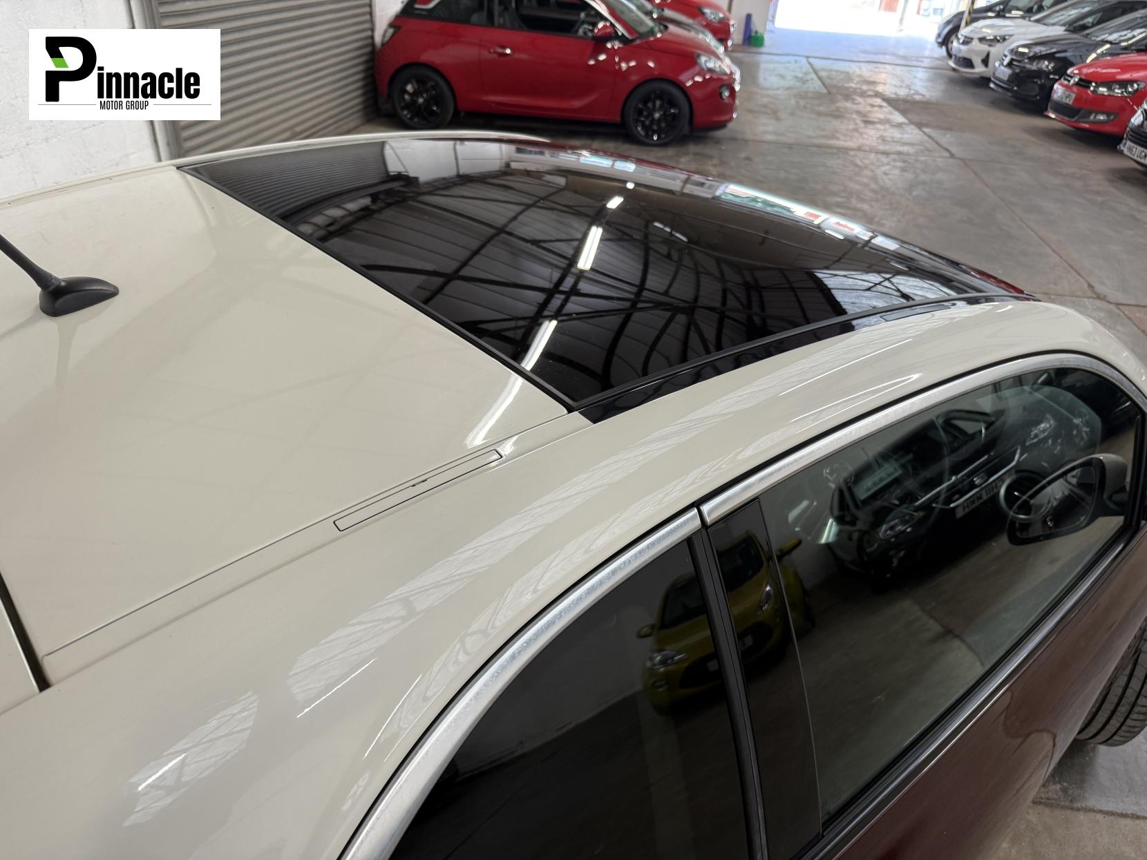 Vauxhall ADAM 1.4 16v GLAM Hatchback 3dr Petrol Manual Euro 5 (87 ps)