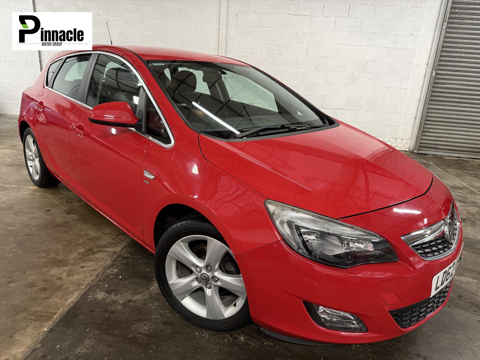 Vauxhall Astra 1.6 16v SRi Hatchback 5dr Petrol Manual Euro 5 (115 ps)
