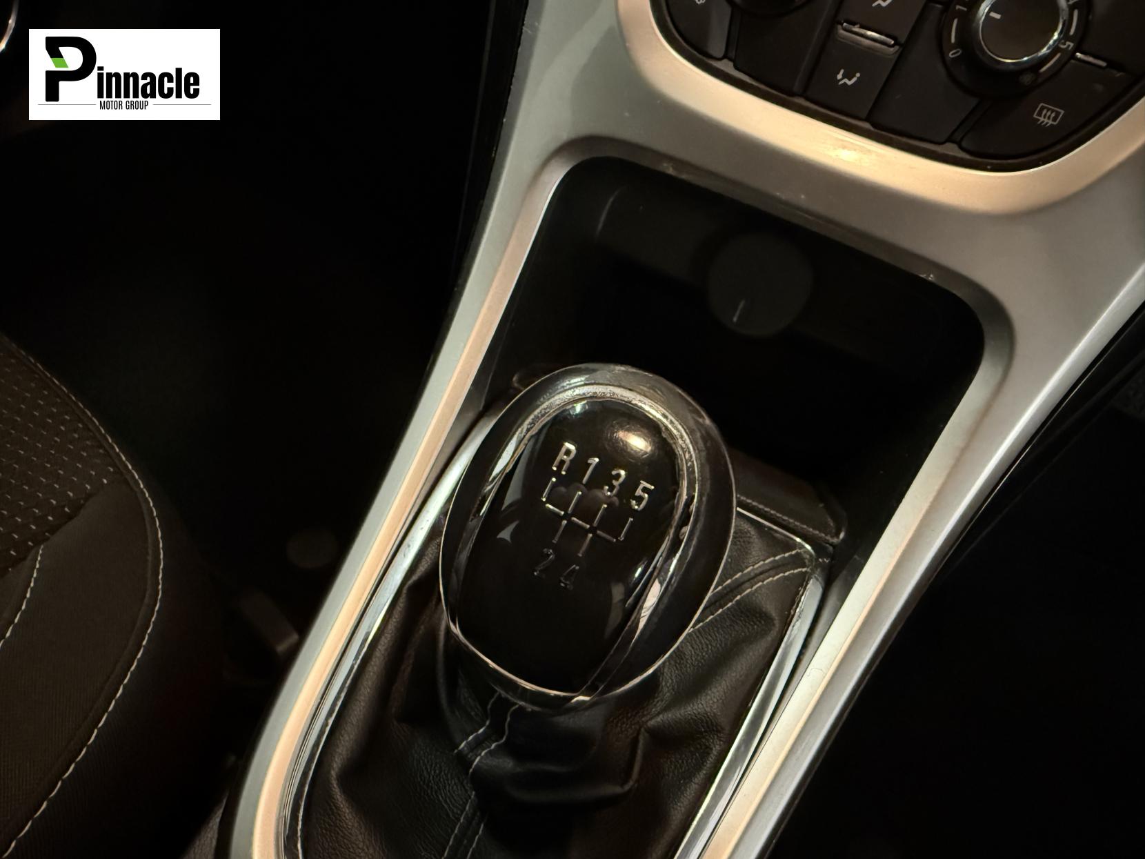 Vauxhall Astra 1.6 16v SRi Hatchback 5dr Petrol Manual Euro 5 (115 ps)