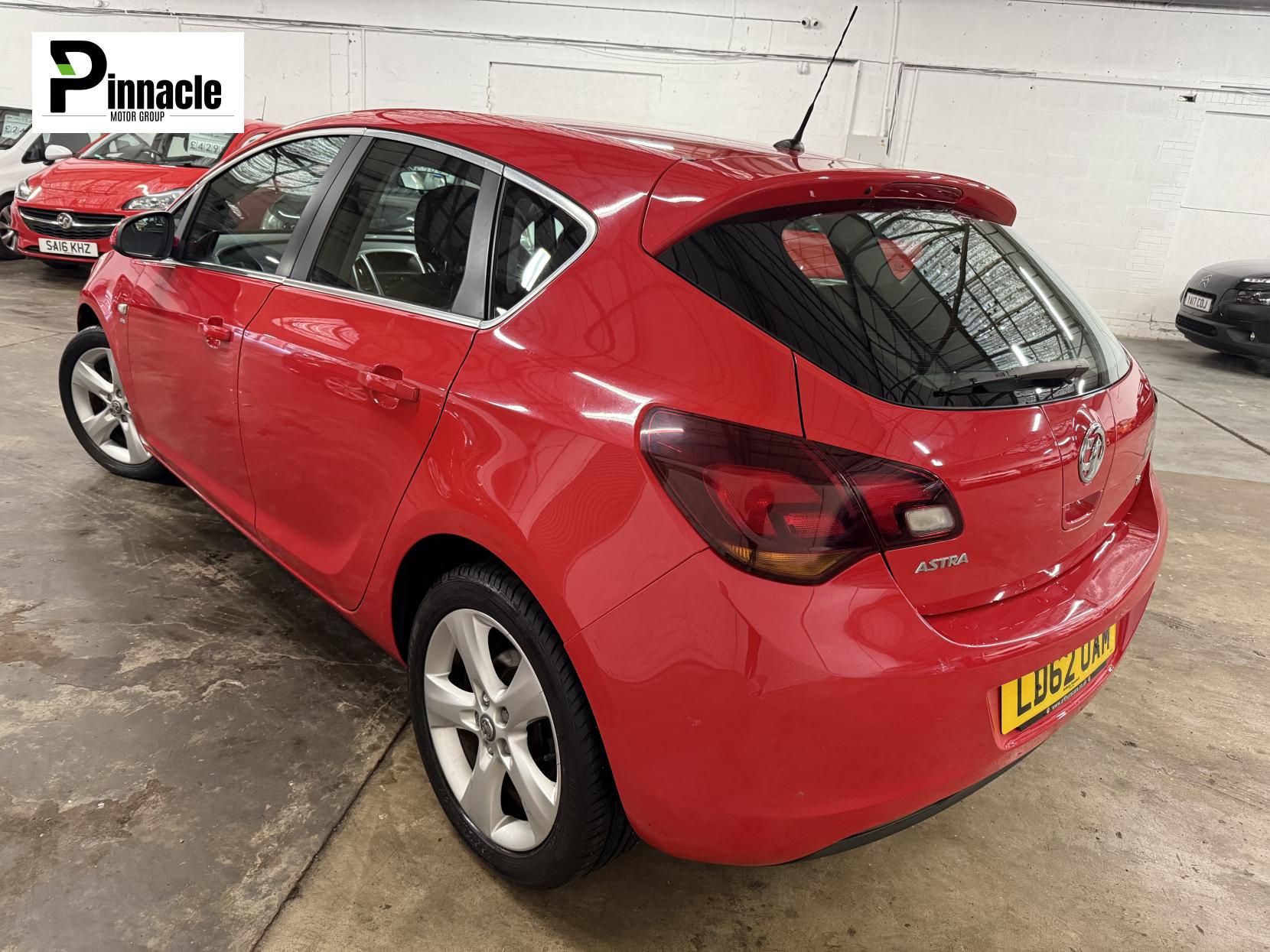 Vauxhall Astra 1.6 16v SRi Hatchback 5dr Petrol Manual Euro 5 (115 ps)