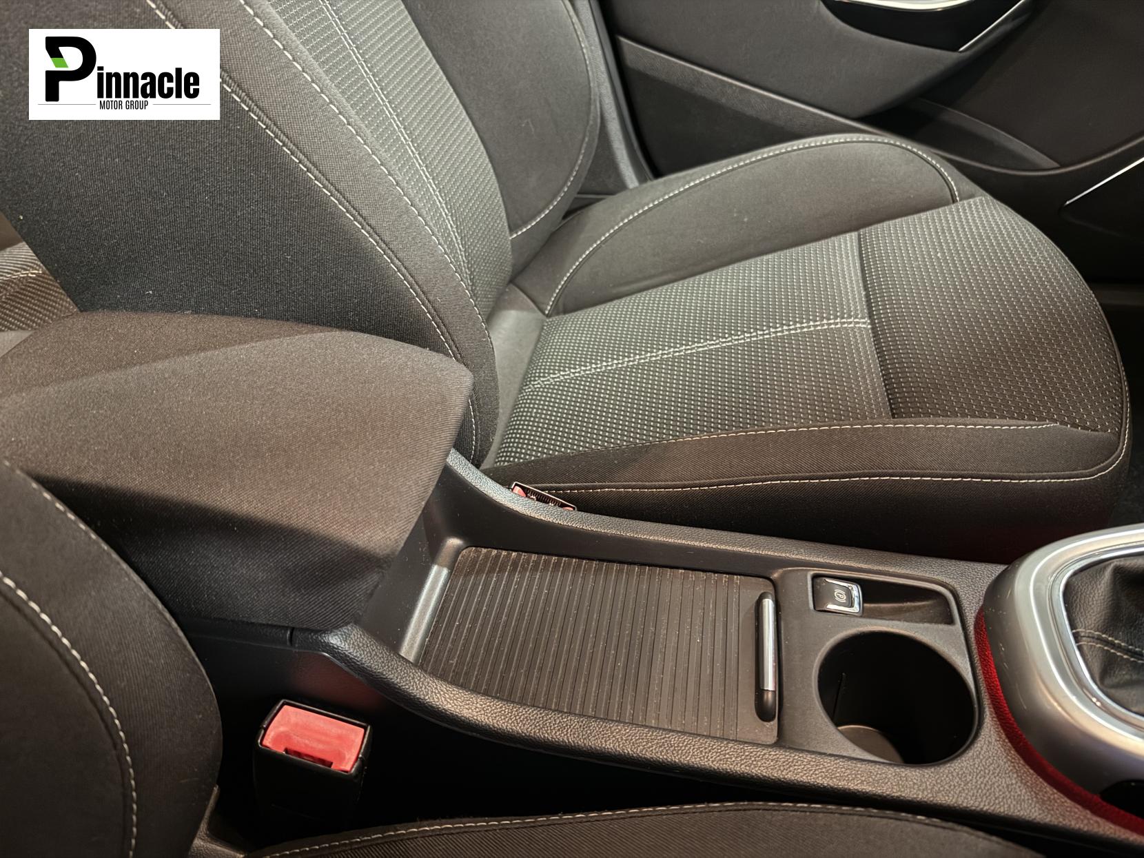 Vauxhall Astra 1.6 16v SRi Hatchback 5dr Petrol Manual Euro 5 (115 ps)