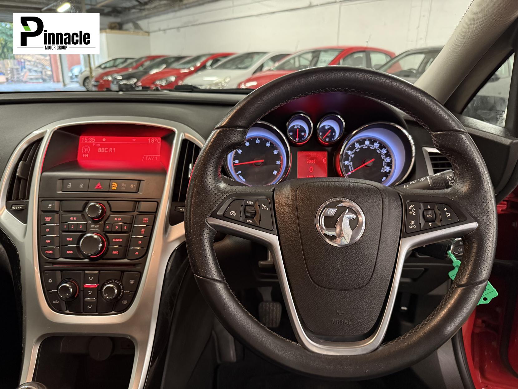 Vauxhall Astra 1.6 16v SRi Hatchback 5dr Petrol Manual Euro 5 (115 ps)