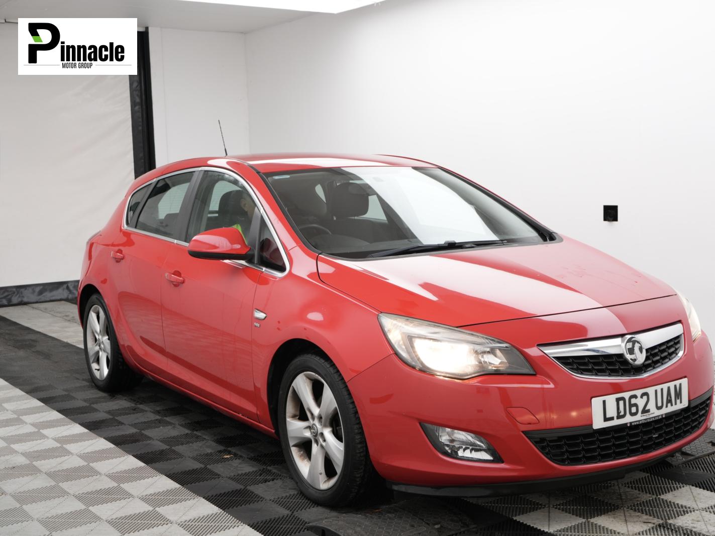 Vauxhall Astra 1.6 16v SRi Hatchback 5dr Petrol Manual Euro 5 (115 ps)