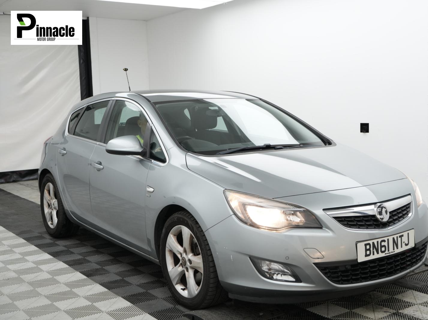 Vauxhall Astra 2.0 CDTi ecoFLEX SRi Hatchback 5dr Diesel Manual Euro 5 (s/s) (165 ps)