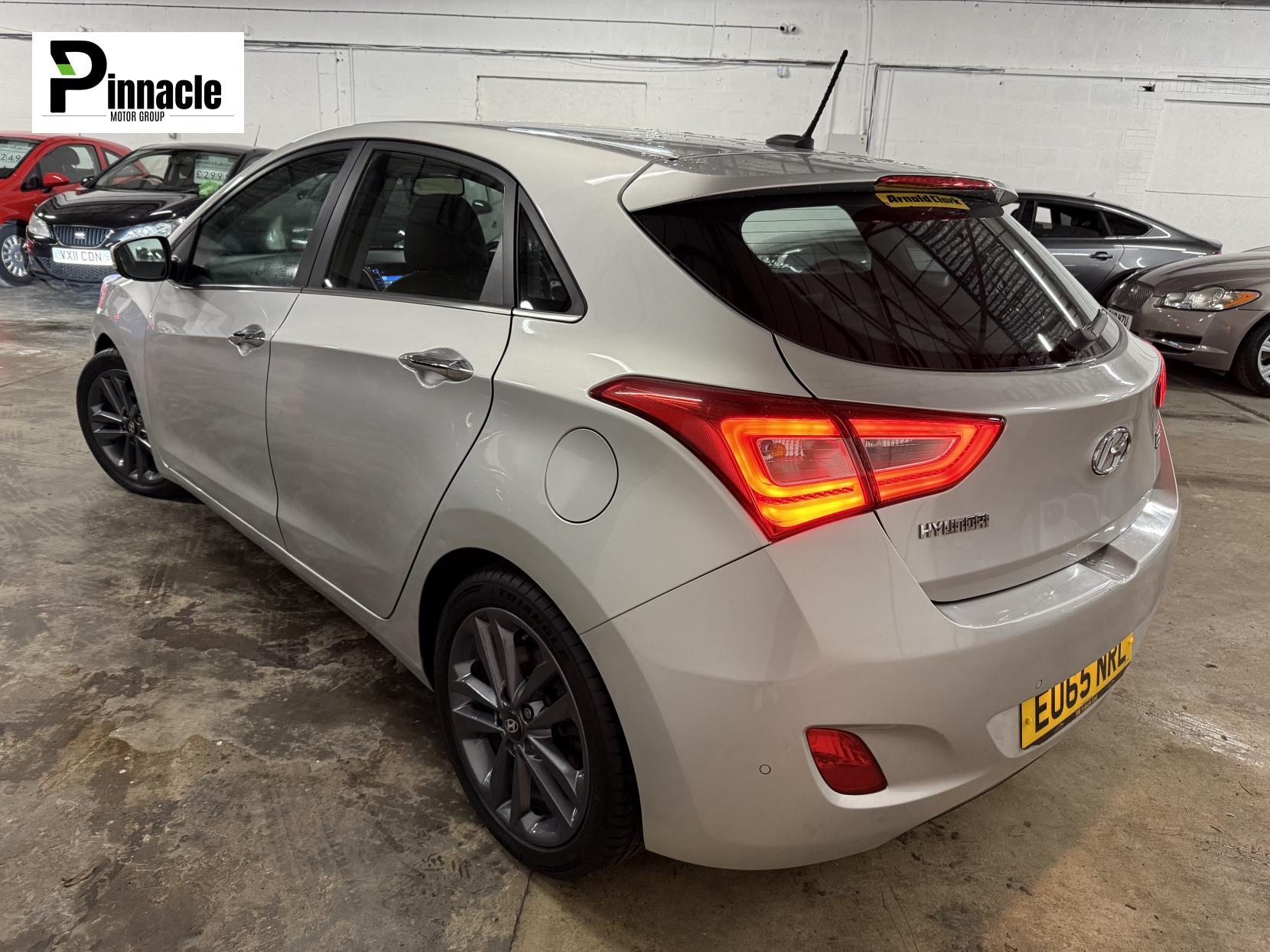 Hyundai i30 1.6 CRDi Blue Drive Premium Hatchback 5dr Diesel Manual Euro 6 (s/s) (136 ps)