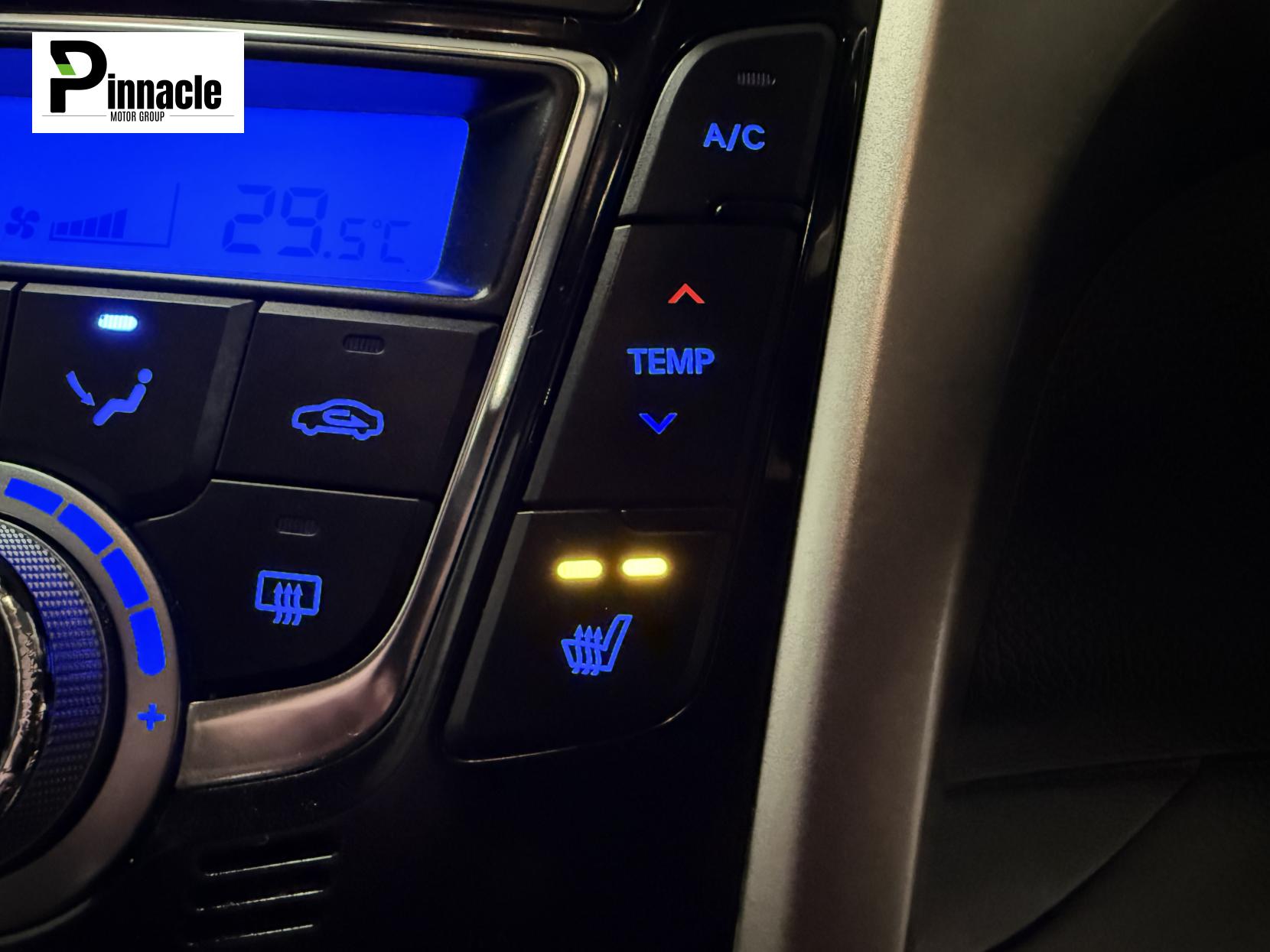 Hyundai i30 1.6 CRDi Blue Drive Premium Hatchback 5dr Diesel Manual Euro 6 (s/s) (136 ps)