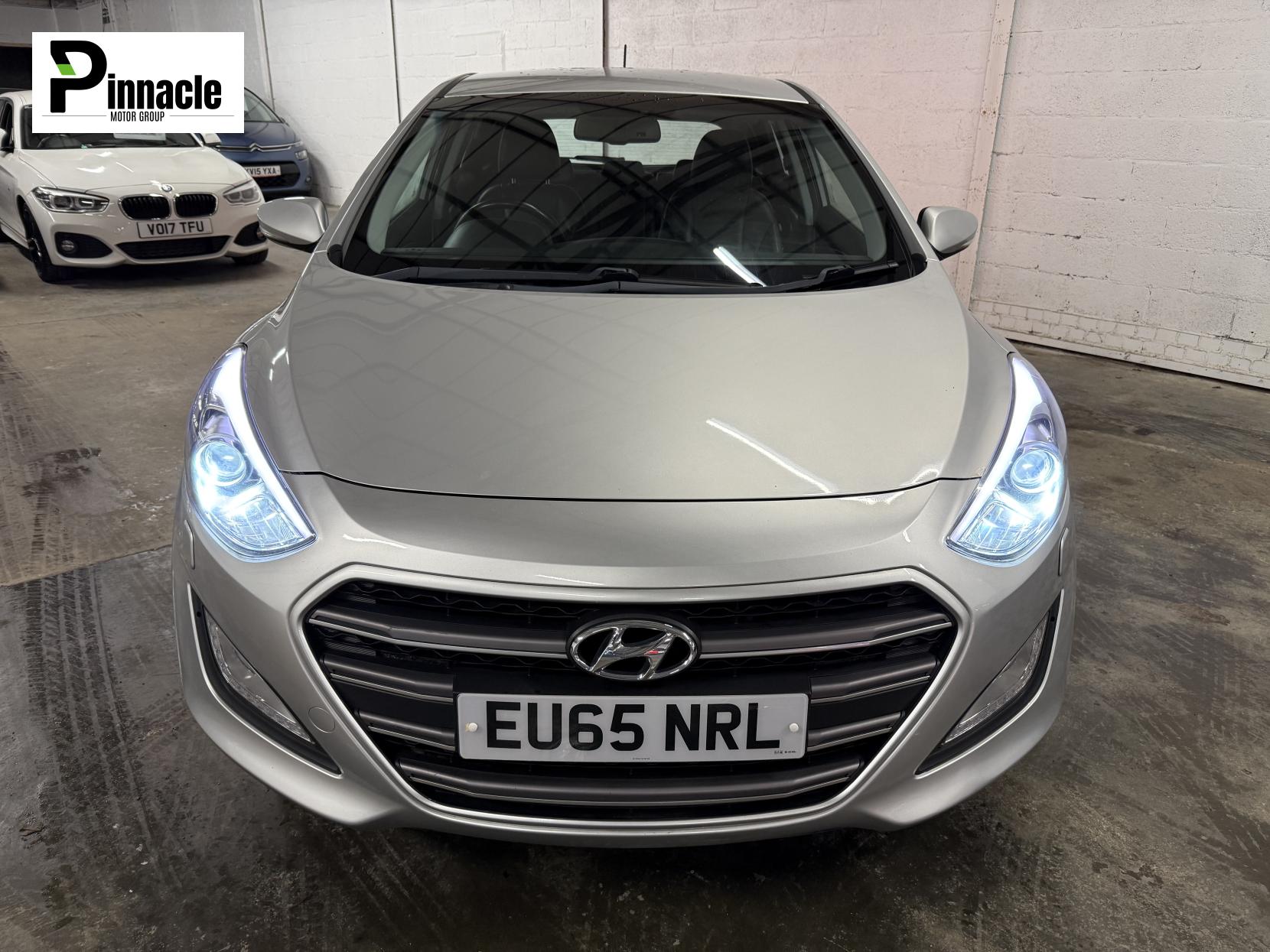 Hyundai i30 1.6 CRDi Blue Drive Premium Hatchback 5dr Diesel Manual Euro 6 (s/s) (136 ps)
