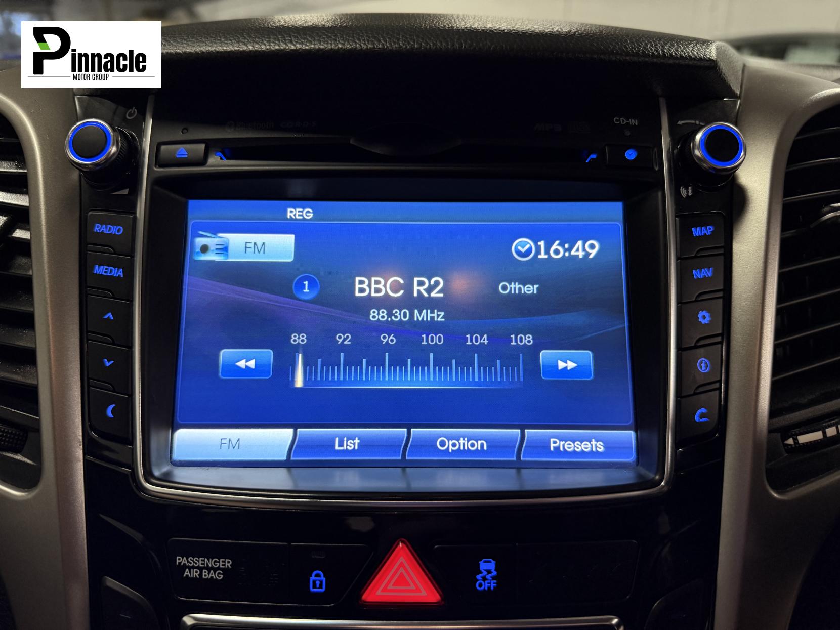 Hyundai i30 1.6 CRDi Blue Drive Premium Hatchback 5dr Diesel Manual Euro 6 (s/s) (136 ps)