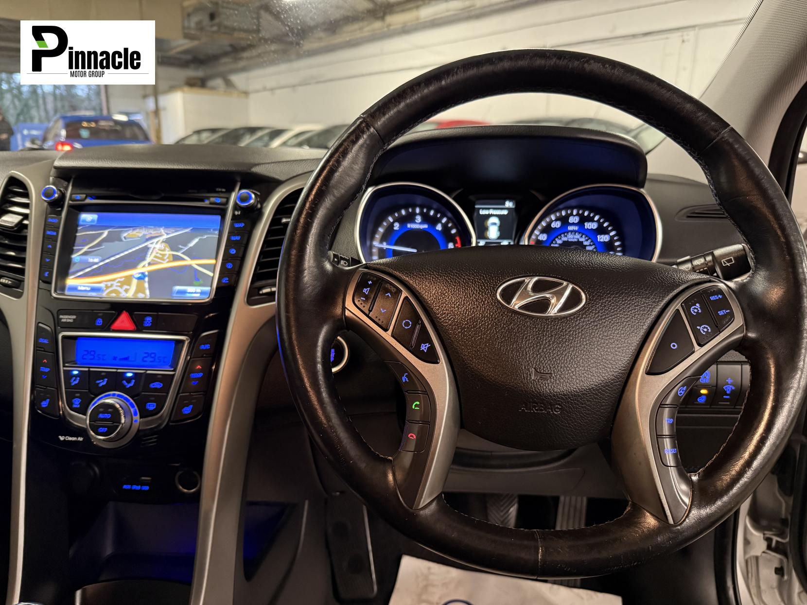 Hyundai i30 1.6 CRDi Blue Drive Premium Hatchback 5dr Diesel Manual Euro 6 (s/s) (136 ps)