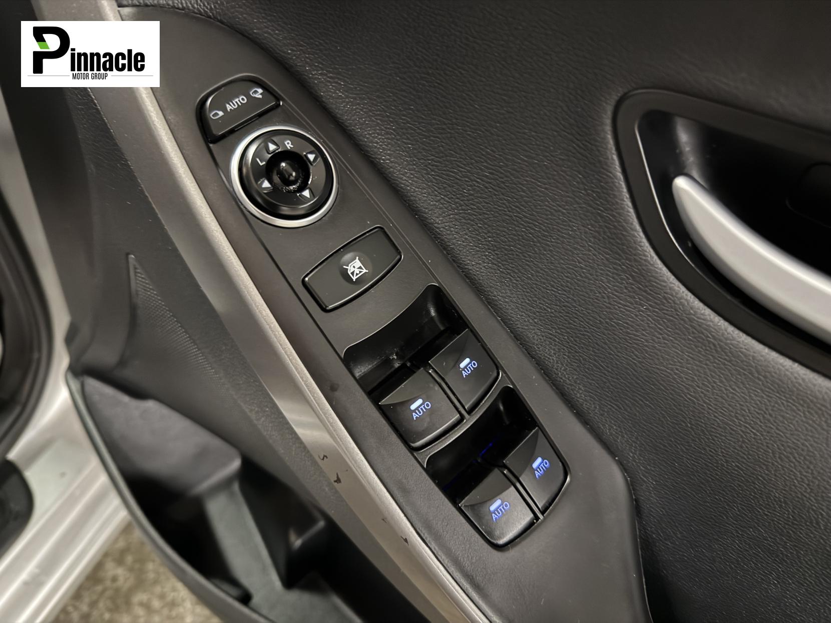 Hyundai i30 1.6 CRDi Blue Drive Premium Hatchback 5dr Diesel Manual Euro 6 (s/s) (136 ps)