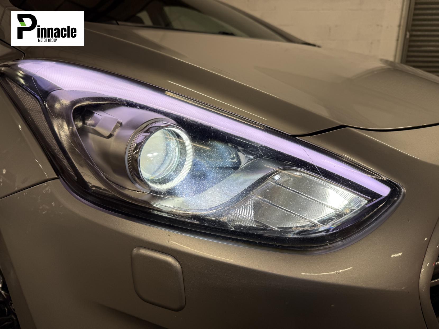 Hyundai i30 1.6 CRDi Blue Drive Premium Hatchback 5dr Diesel Manual Euro 6 (s/s) (136 ps)